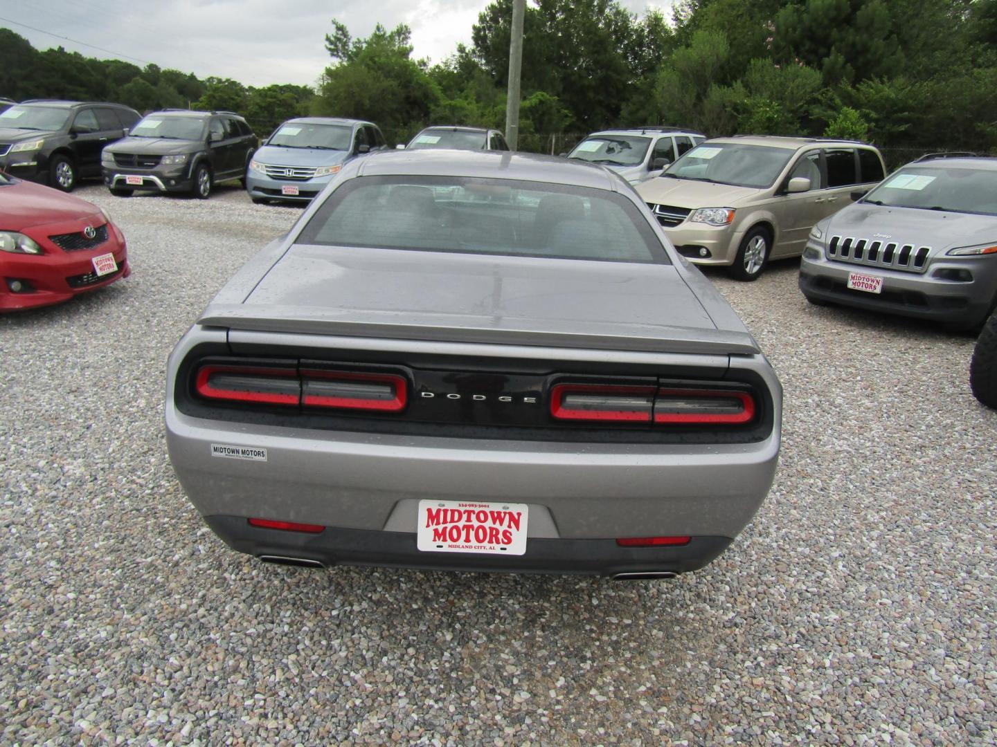 2017 Silver Dodge Challenger SXT (2C3CDZAG2HH) with an 3.6L V6 DOHC 24V engine, Automatic transmission, located at 15016 S Hwy 231, Midland City, AL, 36350, (334) 983-3001, 31.306210, -85.495277 - Photo#6