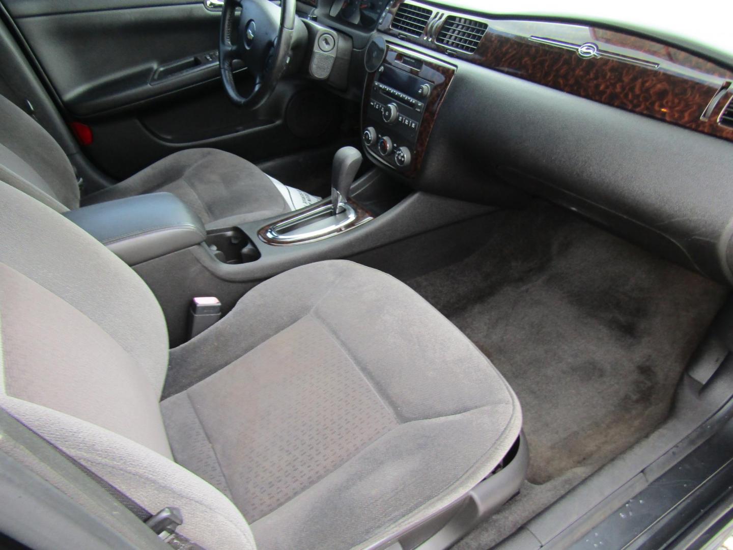 2013 Gray Chevrolet Impala LS (Fleet) (2G1WF5E3XD1) with an 3.6L V6 DOHC 16V FFV engine, Automatic transmission, located at 15016 S Hwy 231, Midland City, AL, 36350, (334) 983-3001, 31.306210, -85.495277 - Photo#9