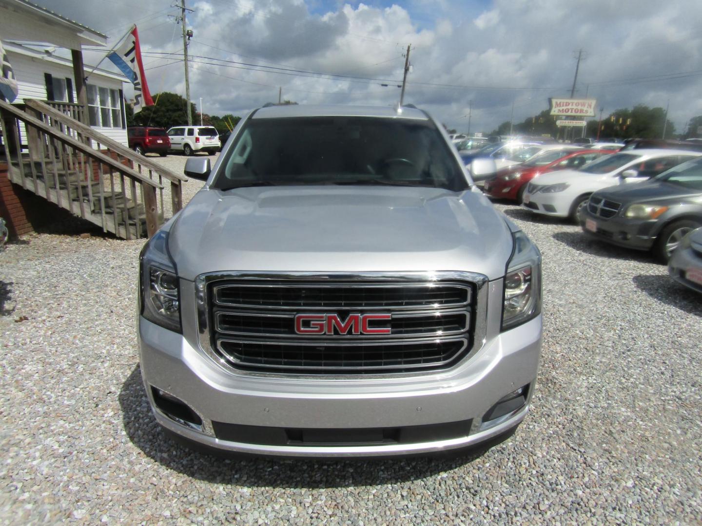 2018 Silver GMC Yukon SLE 2WD (1GKS1AKCXJR) with an 5.3L V8 OHV 16V engine, Automatic transmission, located at 15016 S Hwy 231, Midland City, AL, 36350, (334) 983-3001, 31.306210, -85.495277 - Photo#1
