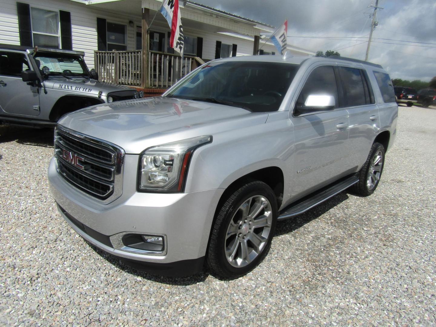 2018 Silver GMC Yukon SLE 2WD (1GKS1AKCXJR) with an 5.3L V8 OHV 16V engine, Automatic transmission, located at 15016 S Hwy 231, Midland City, AL, 36350, (334) 983-3001, 31.306210, -85.495277 - Photo#2