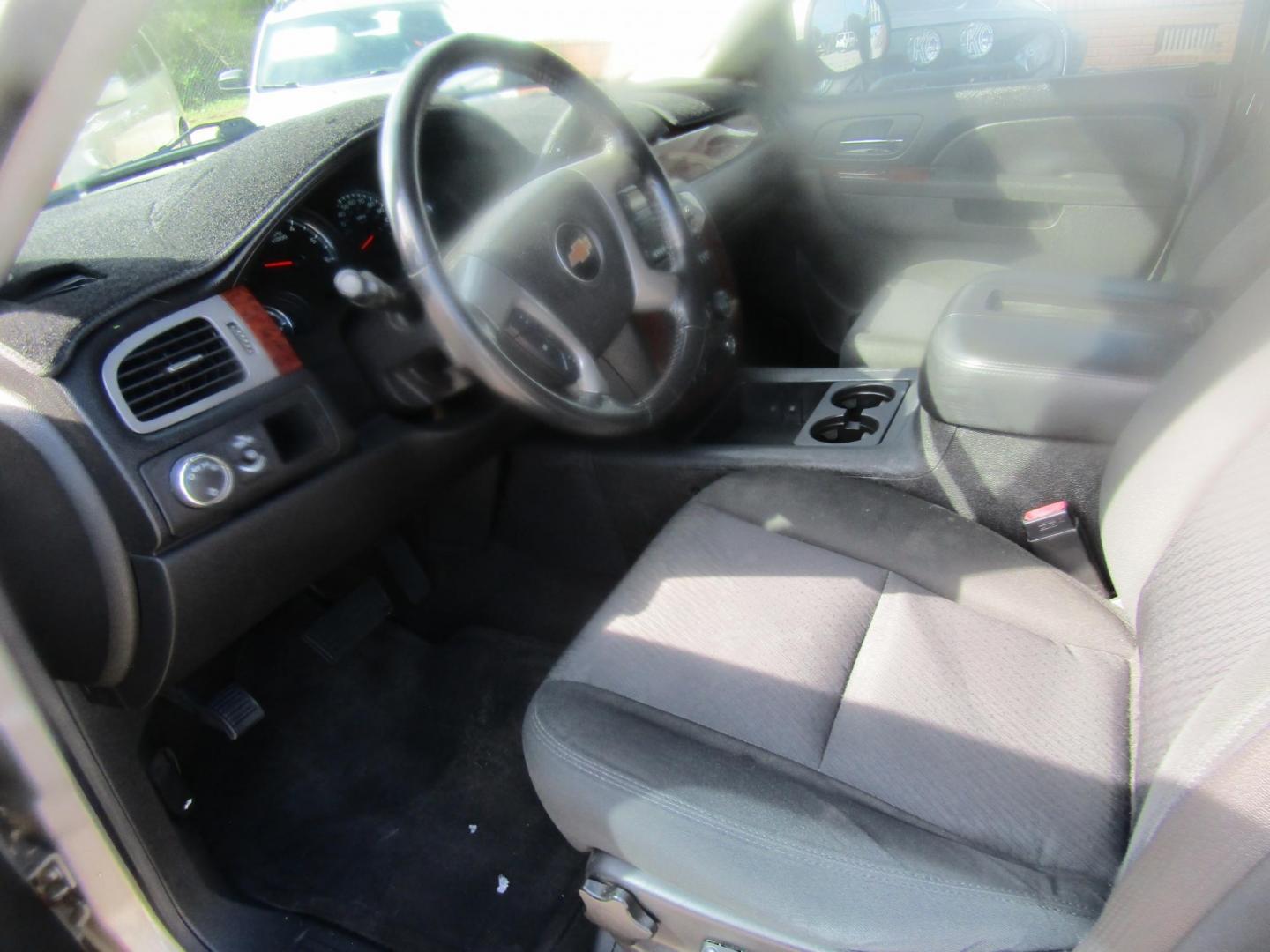 2012 Gold Chevrolet Tahoe LS 2WD (1GNSCAE08CR) with an 5.3L V8 OHV 16V FFV engine, Automatic transmission, located at 15016 S Hwy 231, Midland City, AL, 36350, (334) 983-3001, 31.306210, -85.495277 - Photo#3