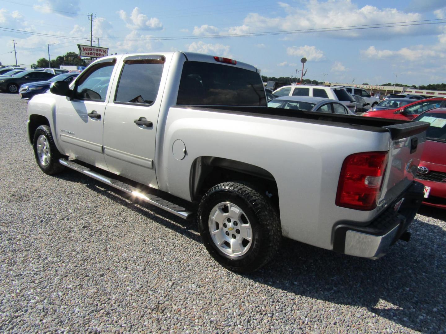 2011 Silver Chevrolet Silverado 1500 LT Crew Cab 2WD (3GCPCSE08BG) with an 5.3L V8 OHV 16V FFV engine, Automatic transmission, located at 15016 S Hwy 231, Midland City, AL, 36350, (334) 983-3001, 31.306210, -85.495277 - Photo#5