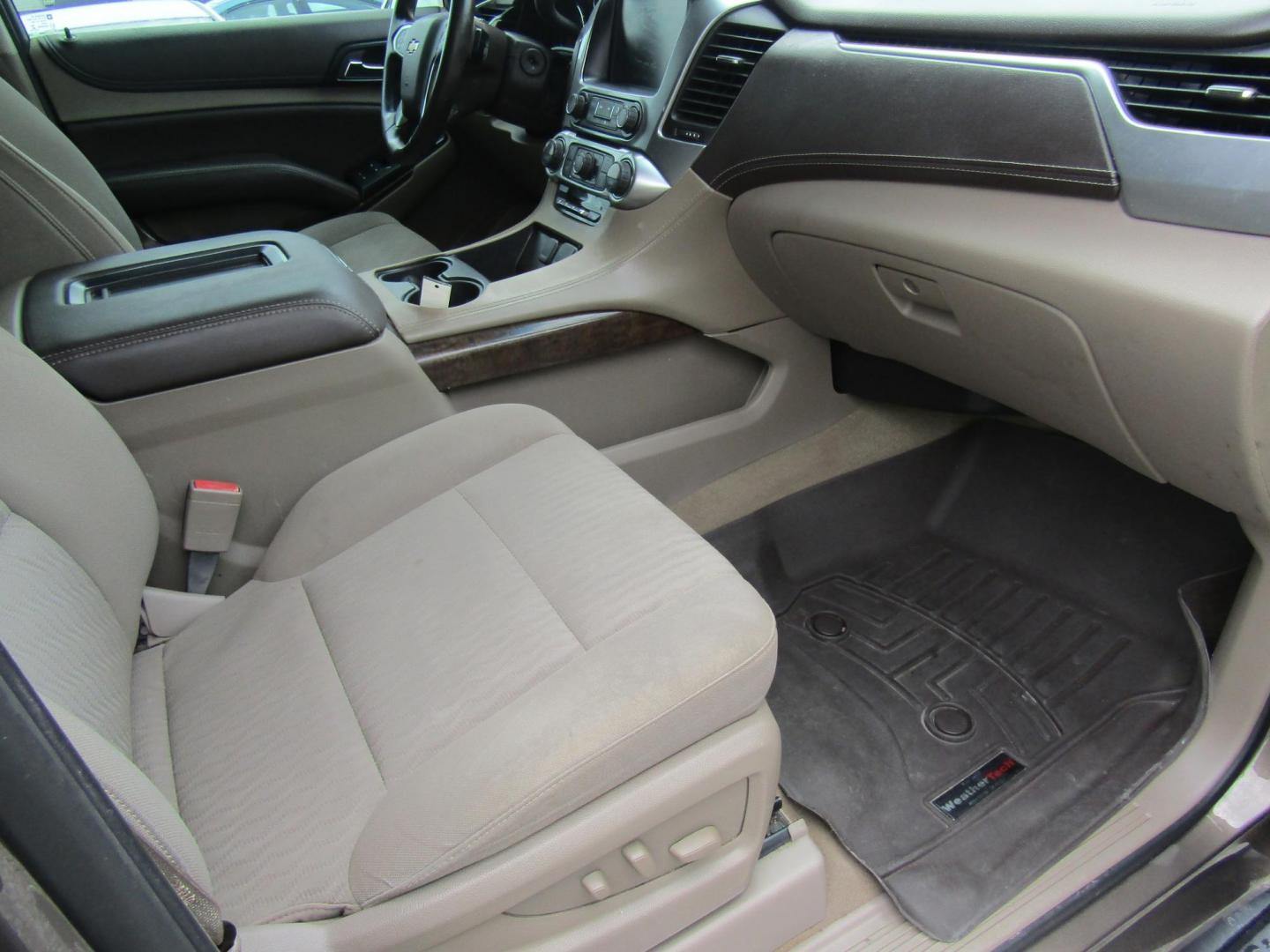 2016 Brown Chevrolet Suburban LS 2WD (1GNSCGKC3GR) with an 5.3L V8 OHV 16V engine, Automatic transmission, located at 15016 S Hwy 231, Midland City, AL, 36350, (334) 983-3001, 31.306210, -85.495277 - Photo#9