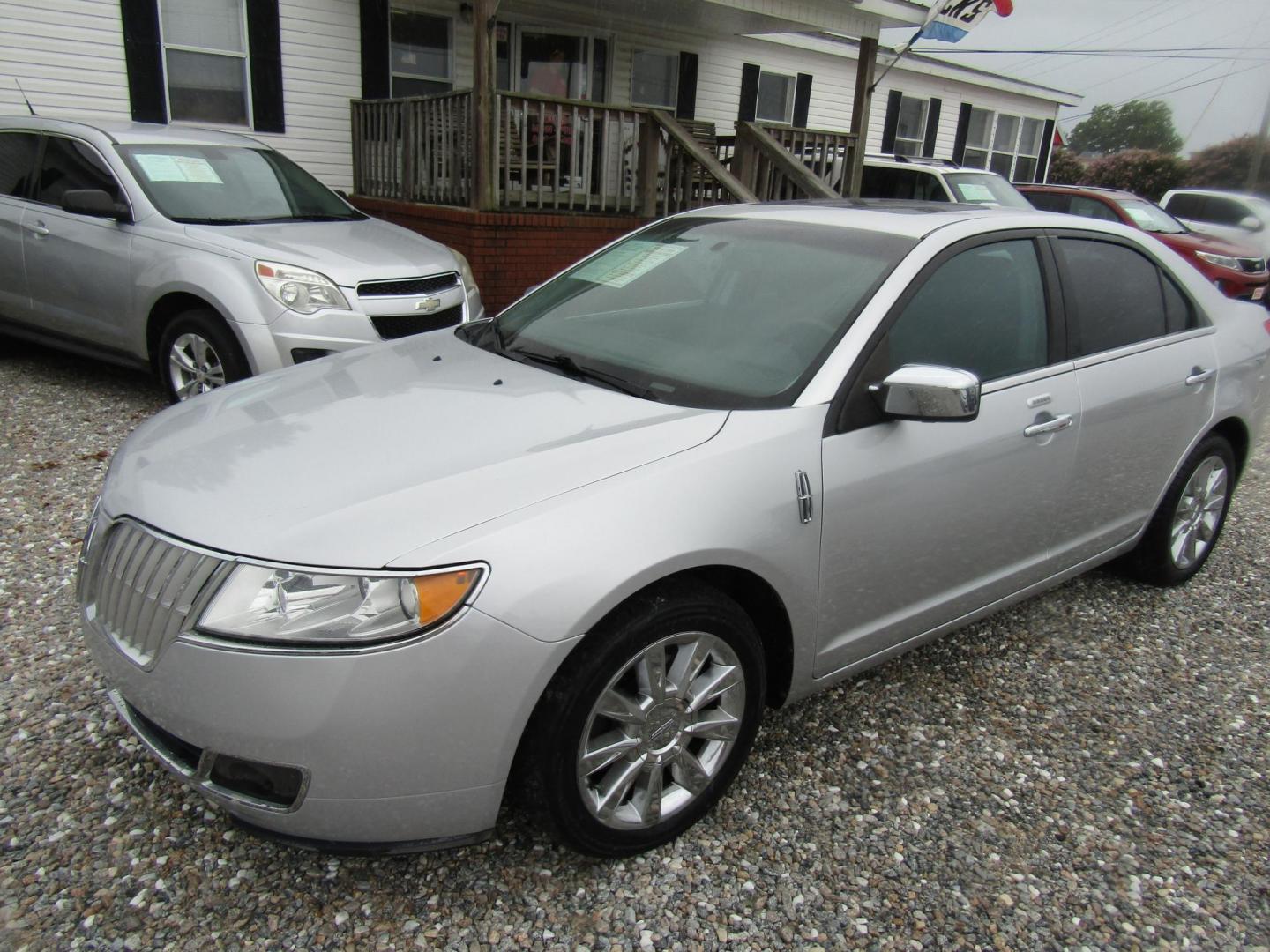 2012 Silver Lincoln MKZ FWD (3LNHL2GC4CR) with an 3.5L V6 DOHC 24V engine, Automatic transmission, located at 15016 S Hwy 231, Midland City, AL, 36350, (334) 983-3001, 31.306210, -85.495277 - Photo#2