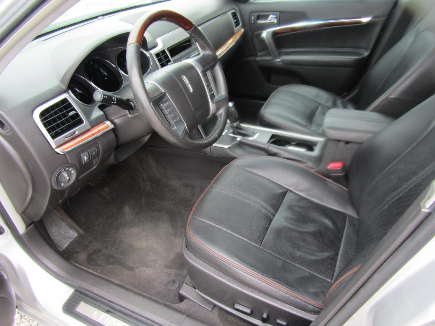 2012 Silver Lincoln MKZ FWD (3LNHL2GC4CR) with an 3.5L V6 DOHC 24V engine, Automatic transmission, located at 15016 S Hwy 231, Midland City, AL, 36350, (334) 983-3001, 31.306210, -85.495277 - Photo#3