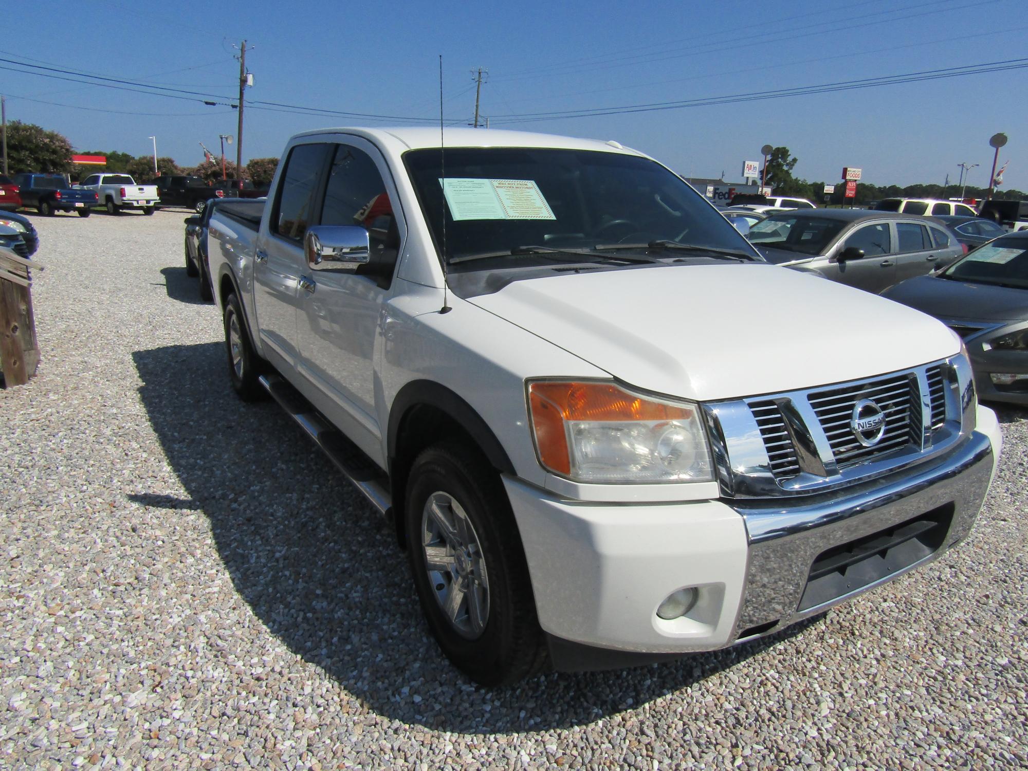 photo of 2015 Nissan Titan 