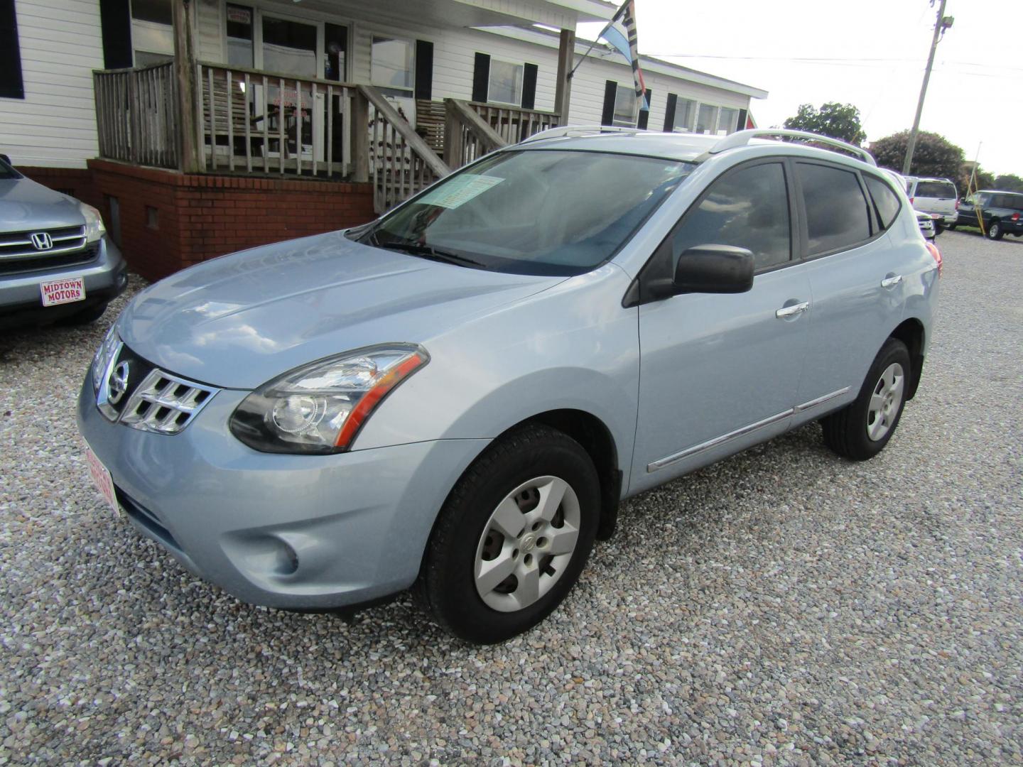 2014 Silver Nissan Rogue S 2WD (JN8AS5MT2EW) with an 2.5L L4 DOHC 16V engine, Automatic transmission, located at 15016 S Hwy 231, Midland City, AL, 36350, (334) 983-3001, 31.306210, -85.495277 - Photo#2