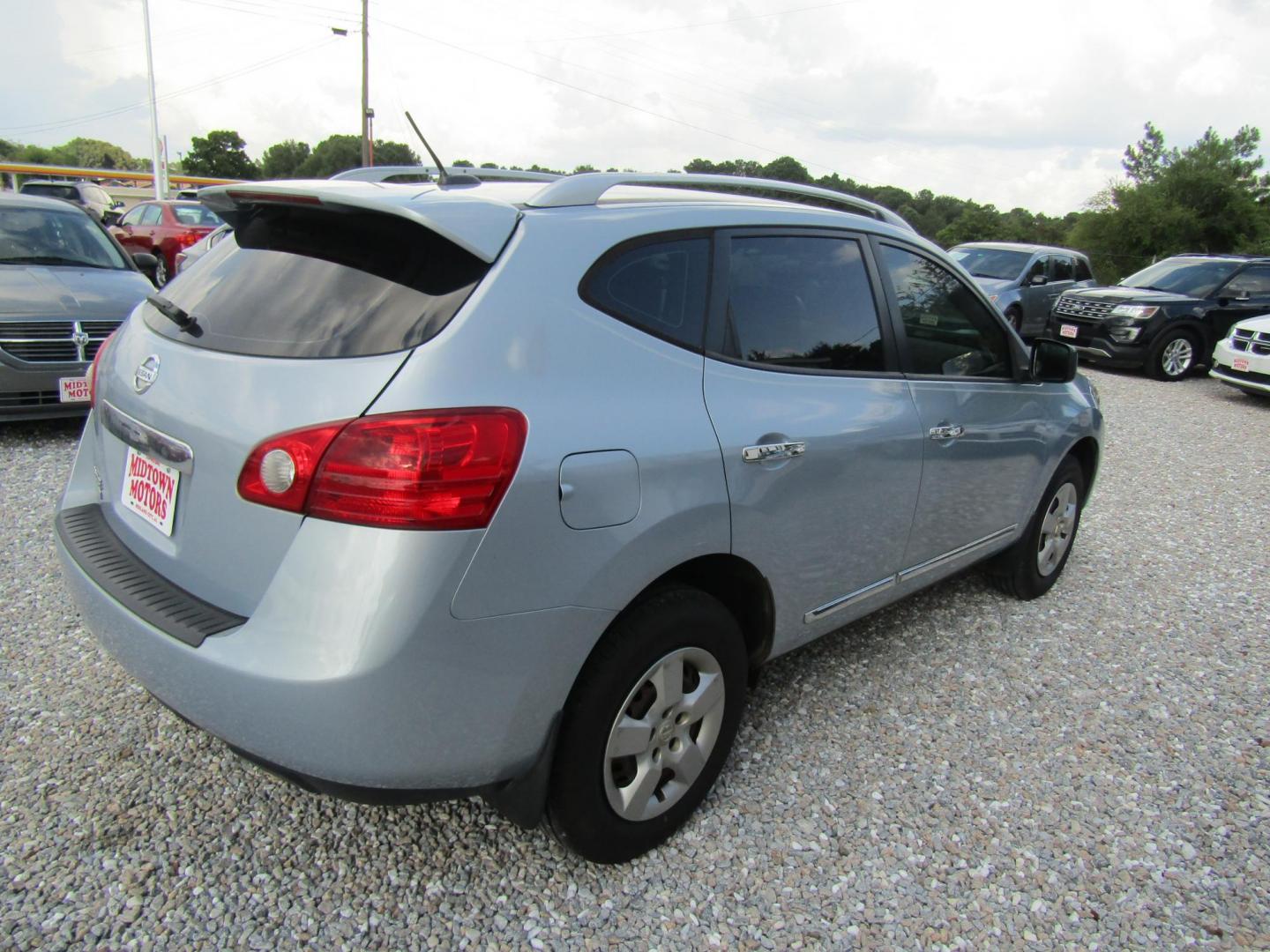2014 Silver Nissan Rogue S 2WD (JN8AS5MT2EW) with an 2.5L L4 DOHC 16V engine, Automatic transmission, located at 15016 S Hwy 231, Midland City, AL, 36350, (334) 983-3001, 31.306210, -85.495277 - Photo#7