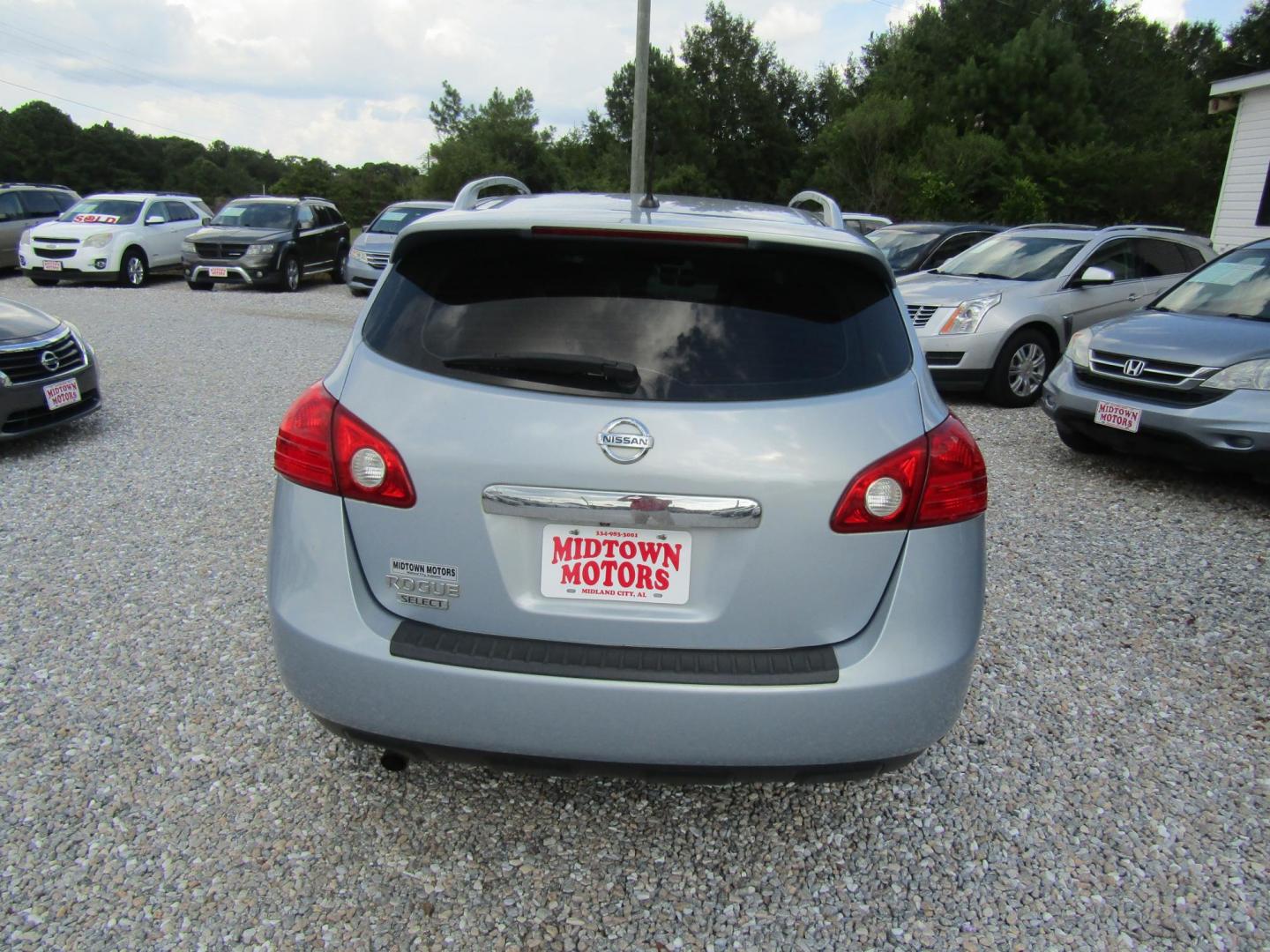 2014 Silver Nissan Rogue S 2WD (JN8AS5MT2EW) with an 2.5L L4 DOHC 16V engine, Automatic transmission, located at 15016 S Hwy 231, Midland City, AL, 36350, (334) 983-3001, 31.306210, -85.495277 - Photo#6