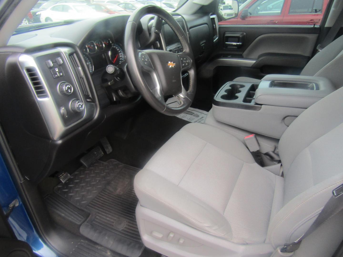 2017 Blue Chevrolet Silverado 1500 LT Double Cab 4WD (1GCVKRECXHZ) with an 5.3L V8 OHV 16V engine, Automatic transmission, located at 15016 S Hwy 231, Midland City, AL, 36350, (334) 983-3001, 31.306210, -85.495277 - Photo#3