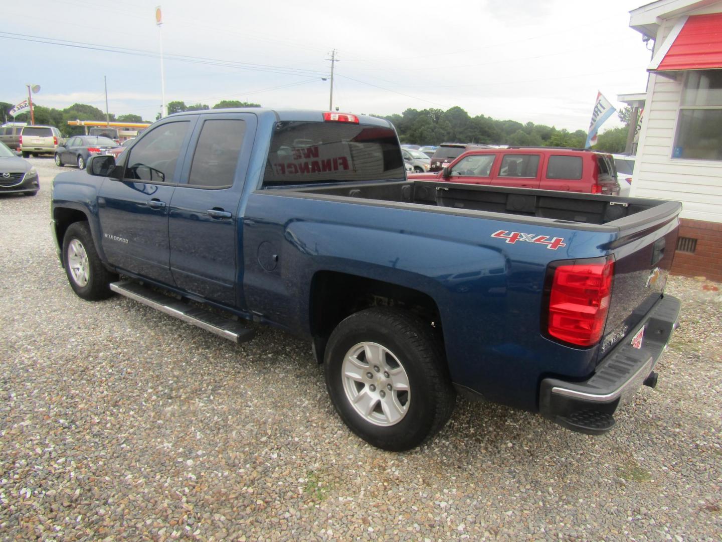 2017 Blue Chevrolet Silverado 1500 LT Double Cab 4WD (1GCVKRECXHZ) with an 5.3L V8 OHV 16V engine, Automatic transmission, located at 15016 S Hwy 231, Midland City, AL, 36350, (334) 983-3001, 31.306210, -85.495277 - Photo#5