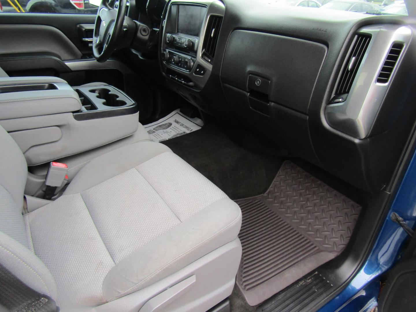 2017 Blue Chevrolet Silverado 1500 LT Double Cab 4WD (1GCVKRECXHZ) with an 5.3L V8 OHV 16V engine, Automatic transmission, located at 15016 S Hwy 231, Midland City, AL, 36350, (334) 983-3001, 31.306210, -85.495277 - Photo#9