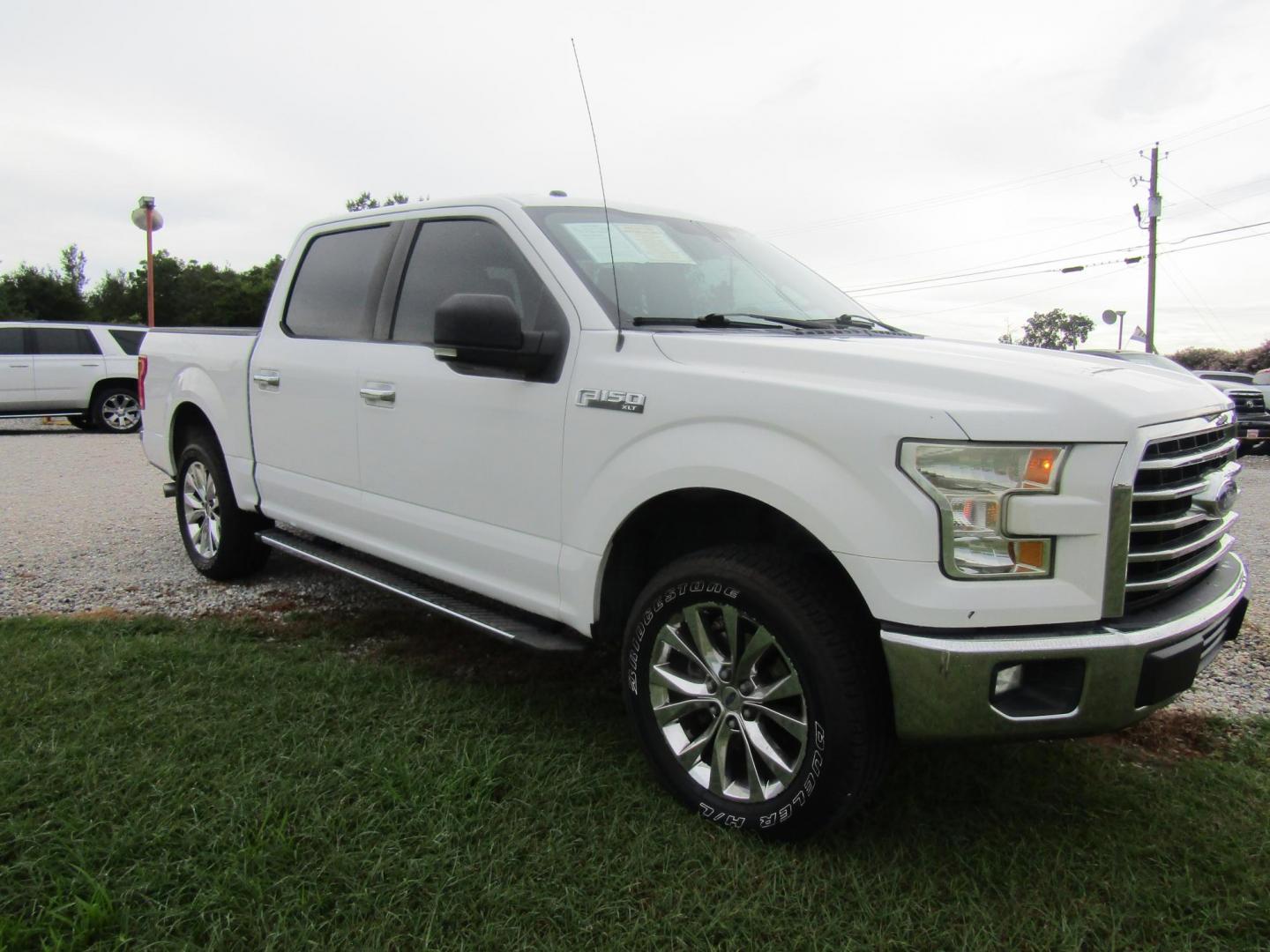 2015 WHITE Ford F-150 King-Ranch SuperCrew 5.5-ft. Bed 2WD (1FTEW1CF9FF) with an 5.0L V8 engine, Automatic transmission, located at 15016 S Hwy 231, Midland City, AL, 36350, (334) 983-3001, 31.306210, -85.495277 - Photo#0