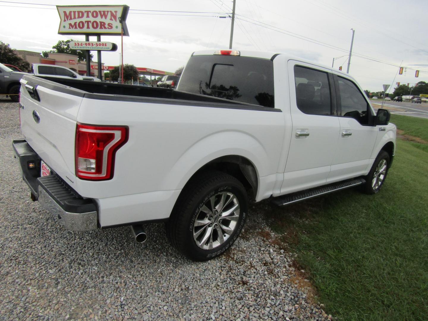 2015 WHITE Ford F-150 King-Ranch SuperCrew 5.5-ft. Bed 2WD (1FTEW1CF9FF) with an 5.0L V8 engine, Automatic transmission, located at 15016 S Hwy 231, Midland City, AL, 36350, (334) 983-3001, 31.306210, -85.495277 - Photo#7
