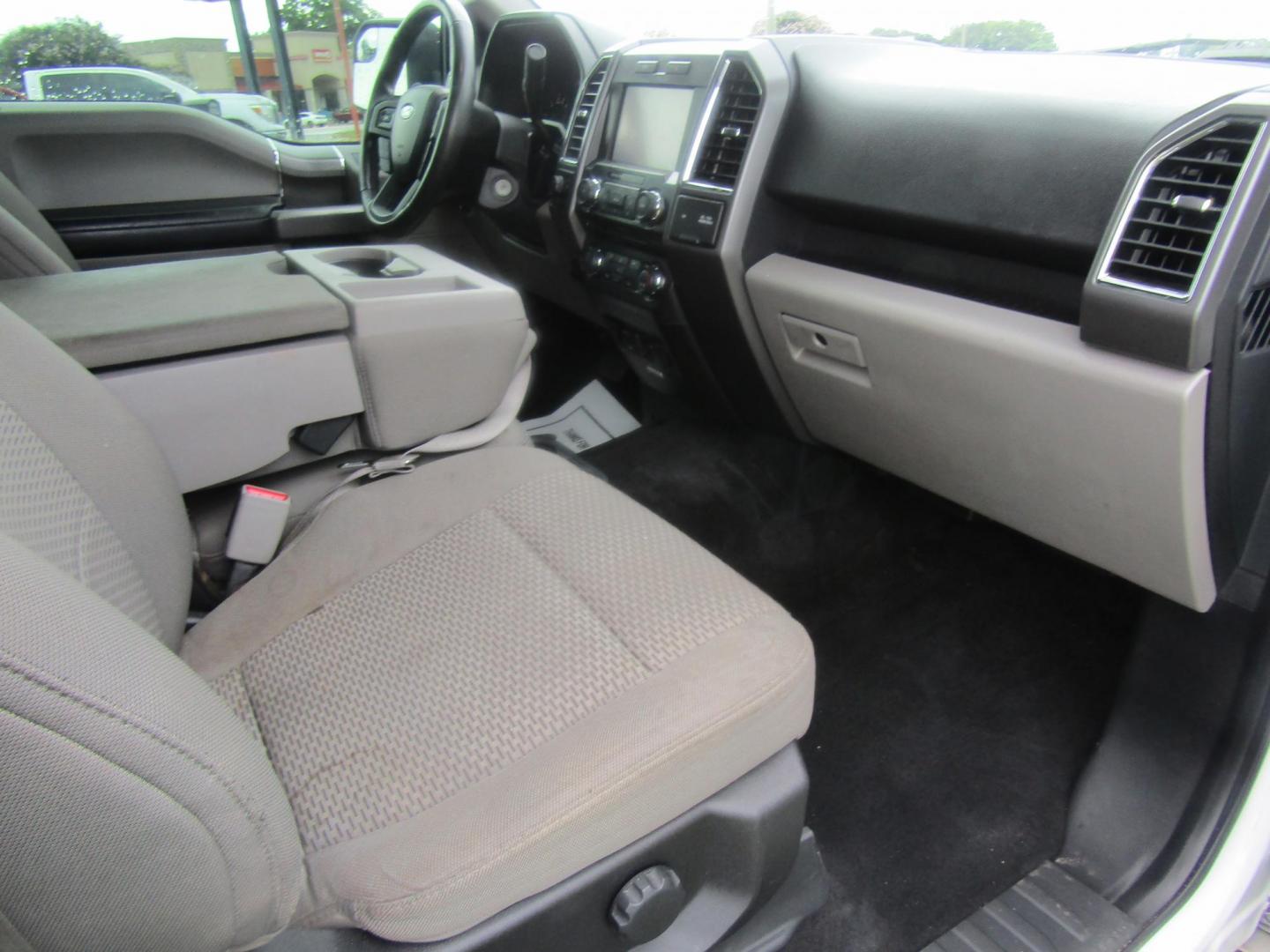2015 WHITE Ford F-150 King-Ranch SuperCrew 5.5-ft. Bed 2WD (1FTEW1CF9FF) with an 5.0L V8 engine, Automatic transmission, located at 15016 S Hwy 231, Midland City, AL, 36350, (334) 983-3001, 31.306210, -85.495277 - Photo#9