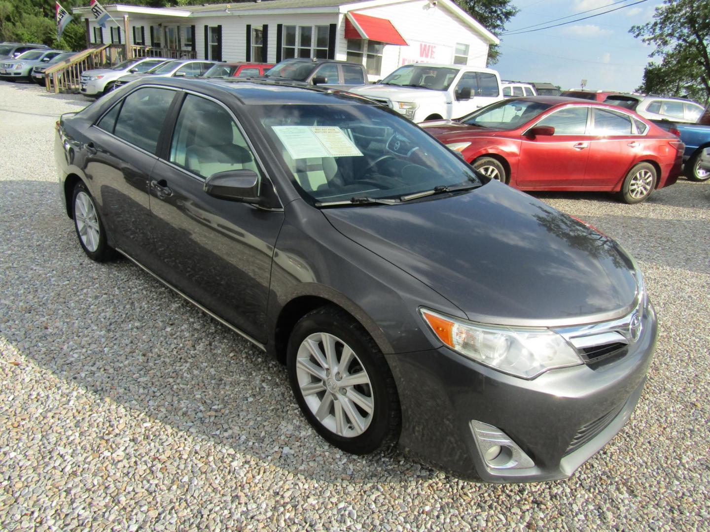 2013 DK GRAY Toyota Camry SE (4T1BF1FK8DU) with an 2.5L L4 DOHC 16V engine, Automatic transmission, located at 15016 S Hwy 231, Midland City, AL, 36350, (334) 983-3001, 31.306210, -85.495277 - Photo#0