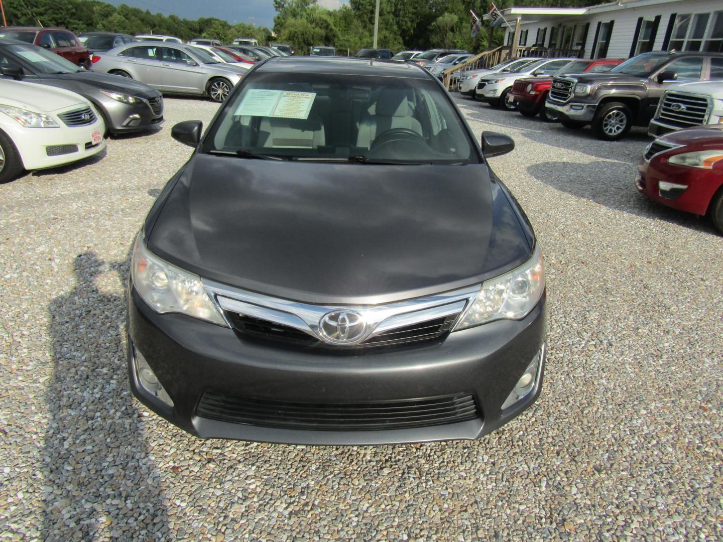 2013 DK GRAY Toyota Camry SE (4T1BF1FK8DU) with an 2.5L L4 DOHC 16V engine, Automatic transmission, located at 15016 S Hwy 231, Midland City, AL, 36350, (334) 983-3001, 31.306210, -85.495277 - Photo#1
