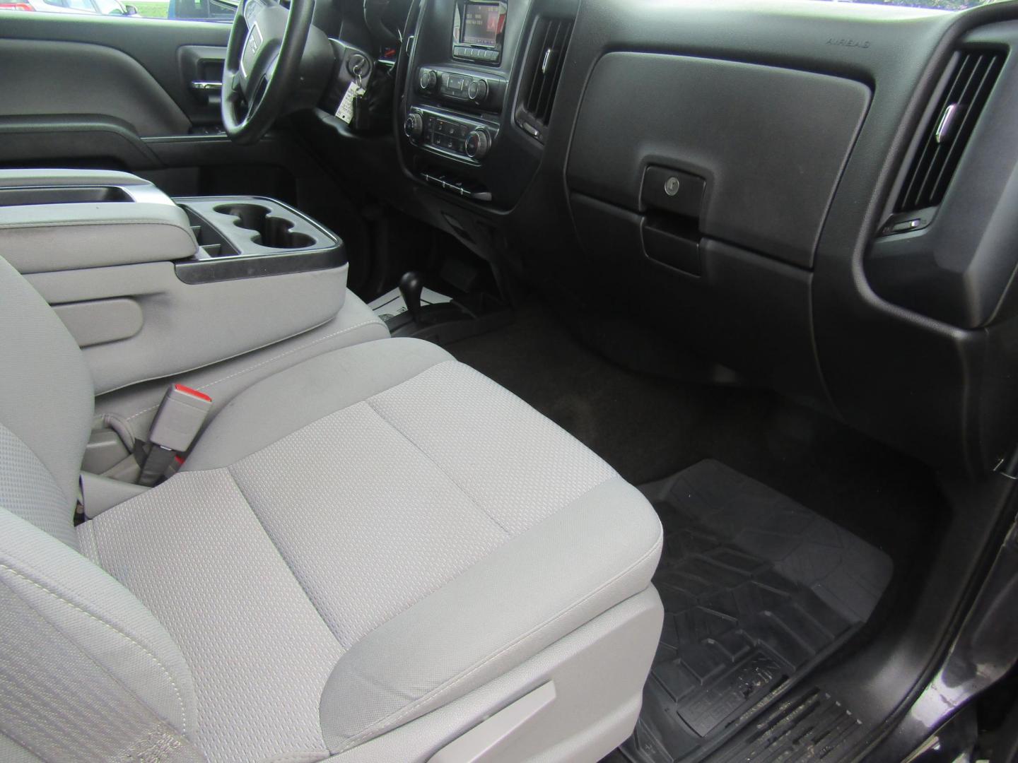 2015 DK GRAY GMC Sierra 1500 Base Double Cab 4WD (1GTV2TEH8FZ) with an 4.3L V6 OHV 12V engine, Automatic transmission, located at 15016 S Hwy 231, Midland City, AL, 36350, (334) 983-3001, 31.306210, -85.495277 - Photo#9