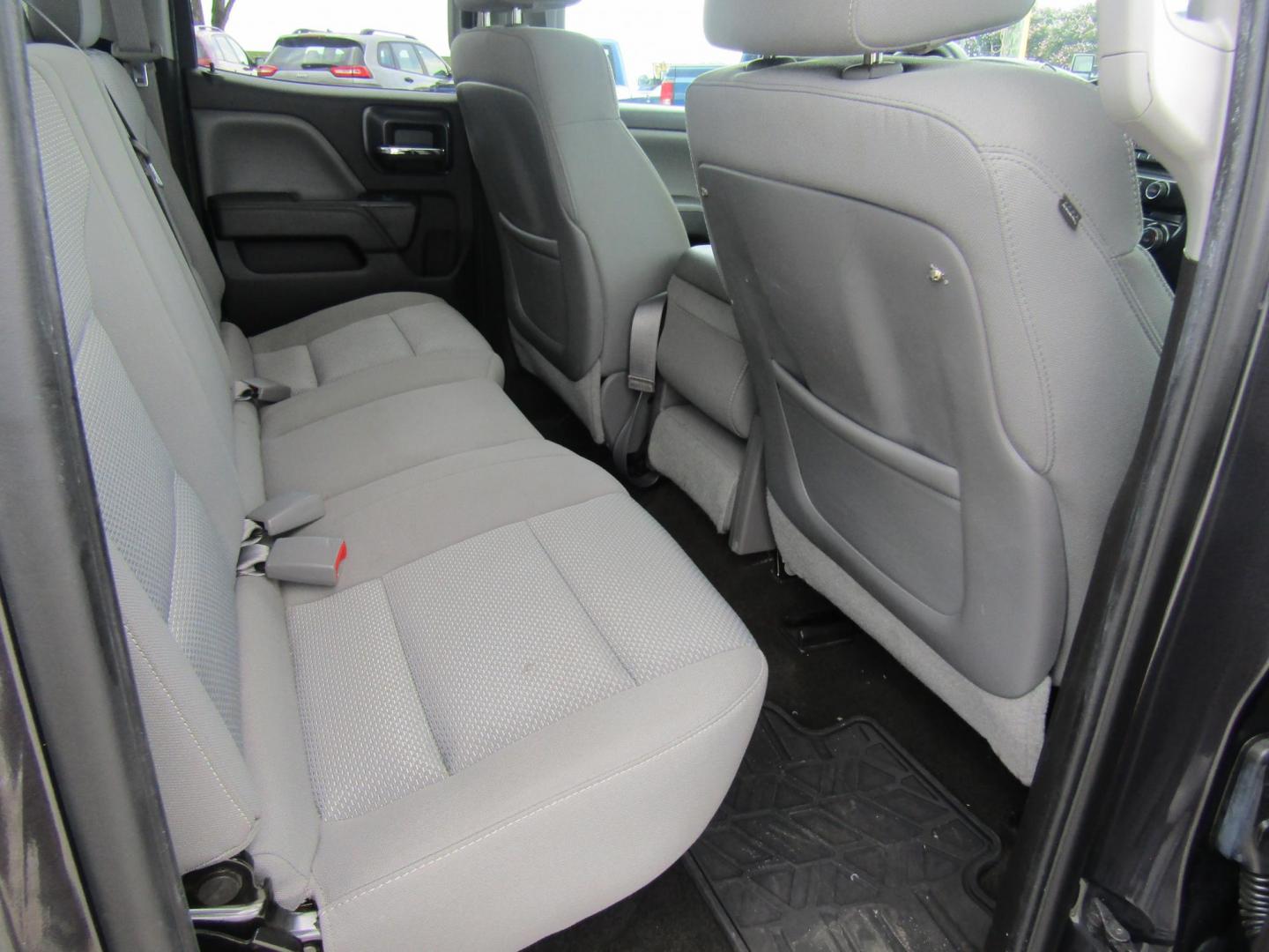 2015 DK GRAY GMC Sierra 1500 Base Double Cab 4WD (1GTV2TEH8FZ) with an 4.3L V6 OHV 12V engine, Automatic transmission, located at 15016 S Hwy 231, Midland City, AL, 36350, (334) 983-3001, 31.306210, -85.495277 - Photo#8