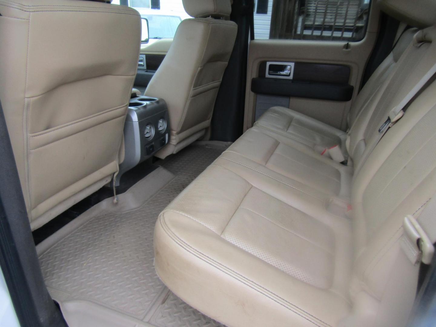 2013 WHITE Ford F-150 Platinum SuperCrew 6.5-ft. Bed 2WD (1FTFW1CT8DK) with an 3.5L V6 TURBO engine, Automatic transmission, located at 15016 S Hwy 231, Midland City, AL, 36350, (334) 983-3001, 31.306210, -85.495277 - Photo#4