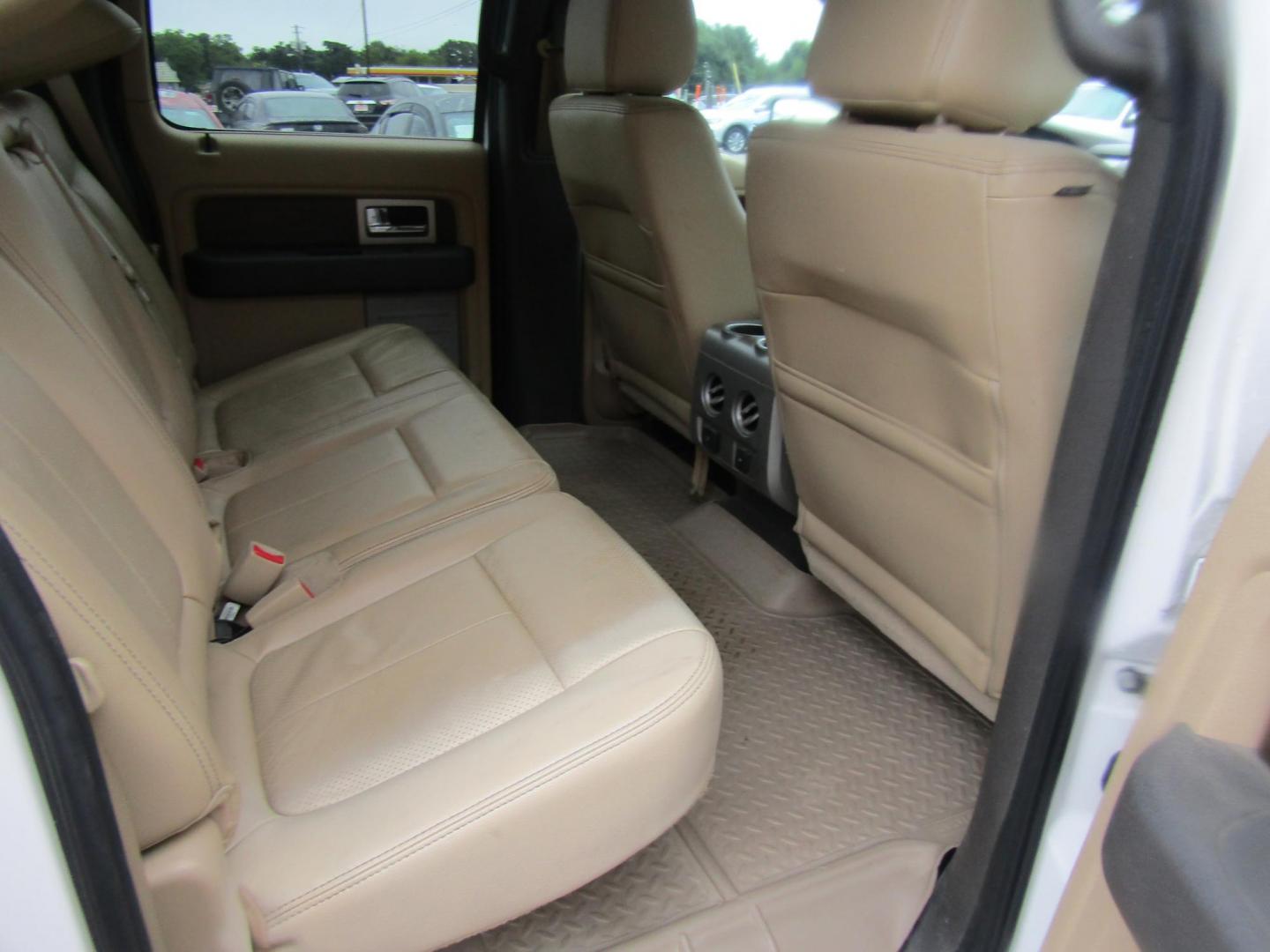 2013 WHITE Ford F-150 Platinum SuperCrew 6.5-ft. Bed 2WD (1FTFW1CT8DK) with an 3.5L V6 TURBO engine, Automatic transmission, located at 15016 S Hwy 231, Midland City, AL, 36350, (334) 983-3001, 31.306210, -85.495277 - Photo#8