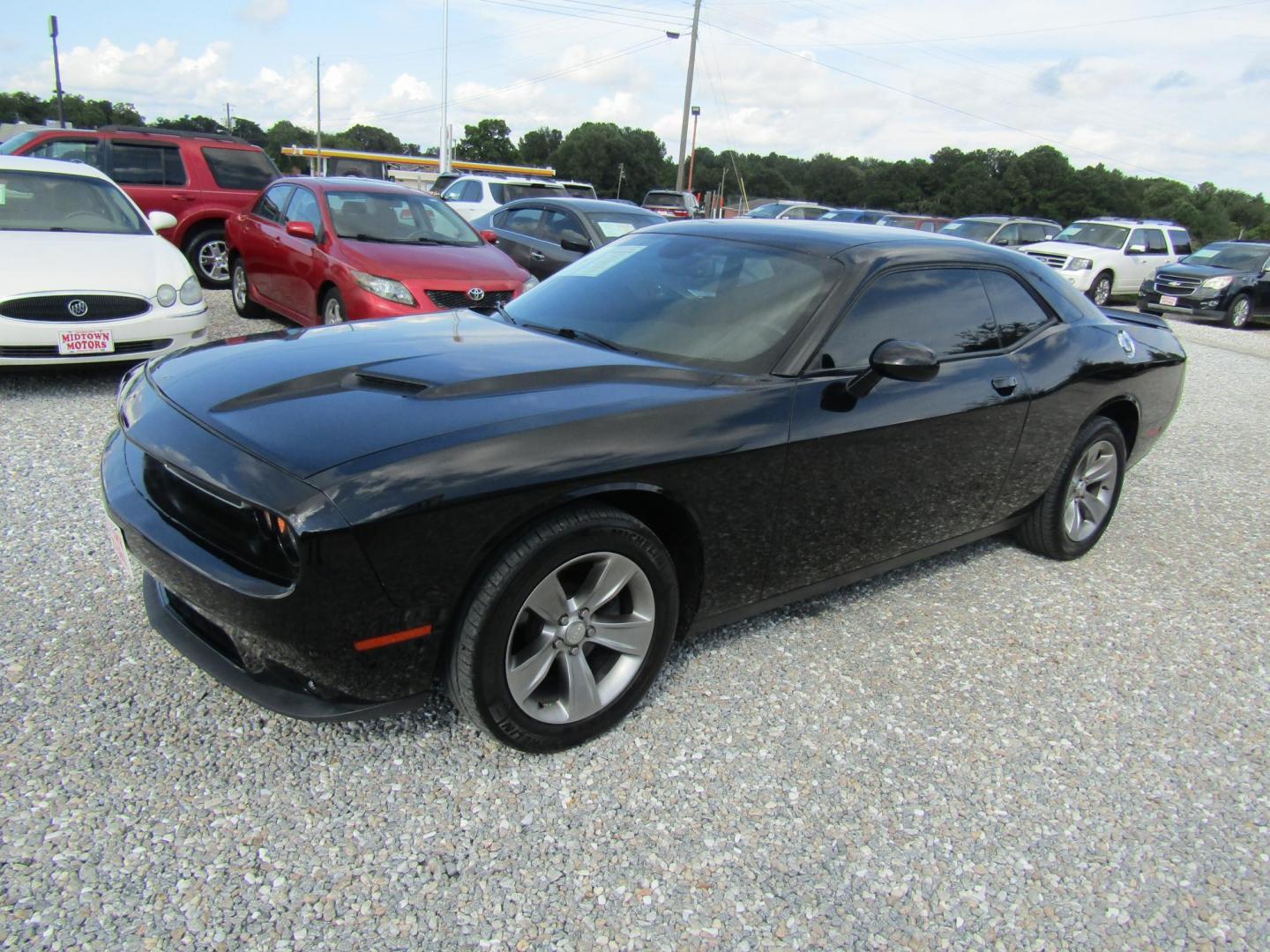 2019 Black Dodge Challenger SXT (2C3CDZAG7KH) with an 3.6L V6 DOHC 24V engine, Automatic transmission, located at 15016 S Hwy 231, Midland City, AL, 36350, (334) 983-3001, 31.306210, -85.495277 - Photo#2