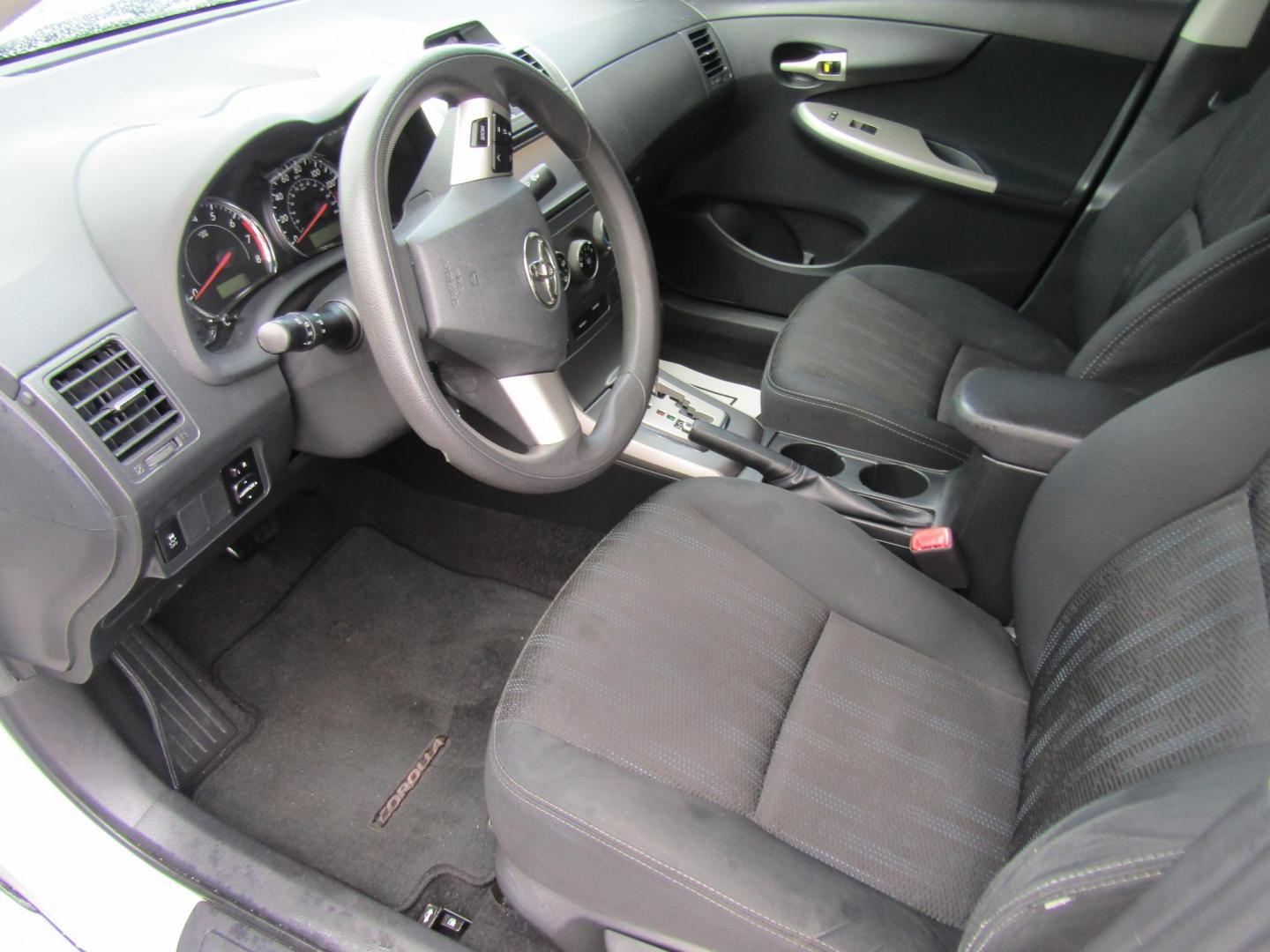 2013 WHITE Toyota Corolla LE 4-Speed AT (5YFBU4EE2DP) with an 1.8L L4 DOHC 16V engine, Automatic transmission, located at 15016 S Hwy 231, Midland City, AL, 36350, (334) 983-3001, 31.306210, -85.495277 - Photo#3