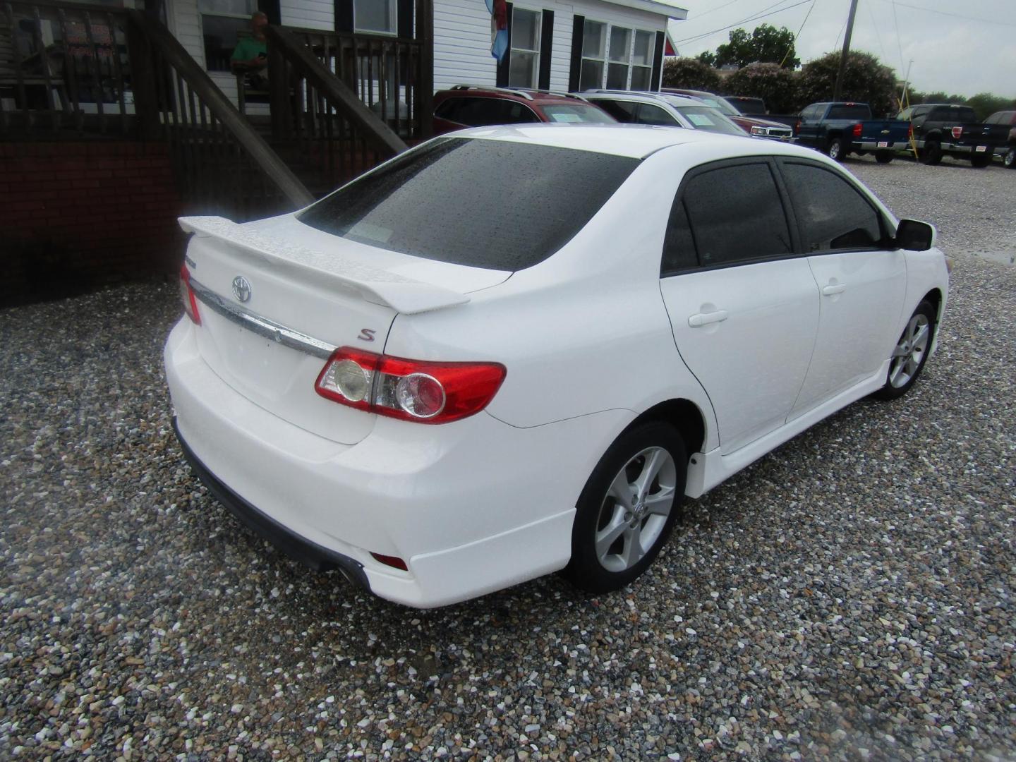 2013 WHITE Toyota Corolla LE 4-Speed AT (5YFBU4EE2DP) with an 1.8L L4 DOHC 16V engine, Automatic transmission, located at 15016 S Hwy 231, Midland City, AL, 36350, (334) 983-3001, 31.306210, -85.495277 - Photo#7