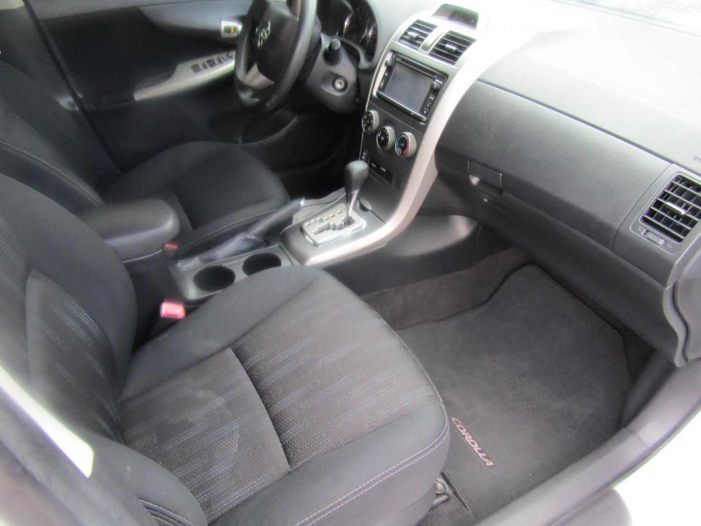 2013 WHITE Toyota Corolla LE 4-Speed AT (5YFBU4EE2DP) with an 1.8L L4 DOHC 16V engine, Automatic transmission, located at 15016 S Hwy 231, Midland City, AL, 36350, (334) 983-3001, 31.306210, -85.495277 - Photo#9