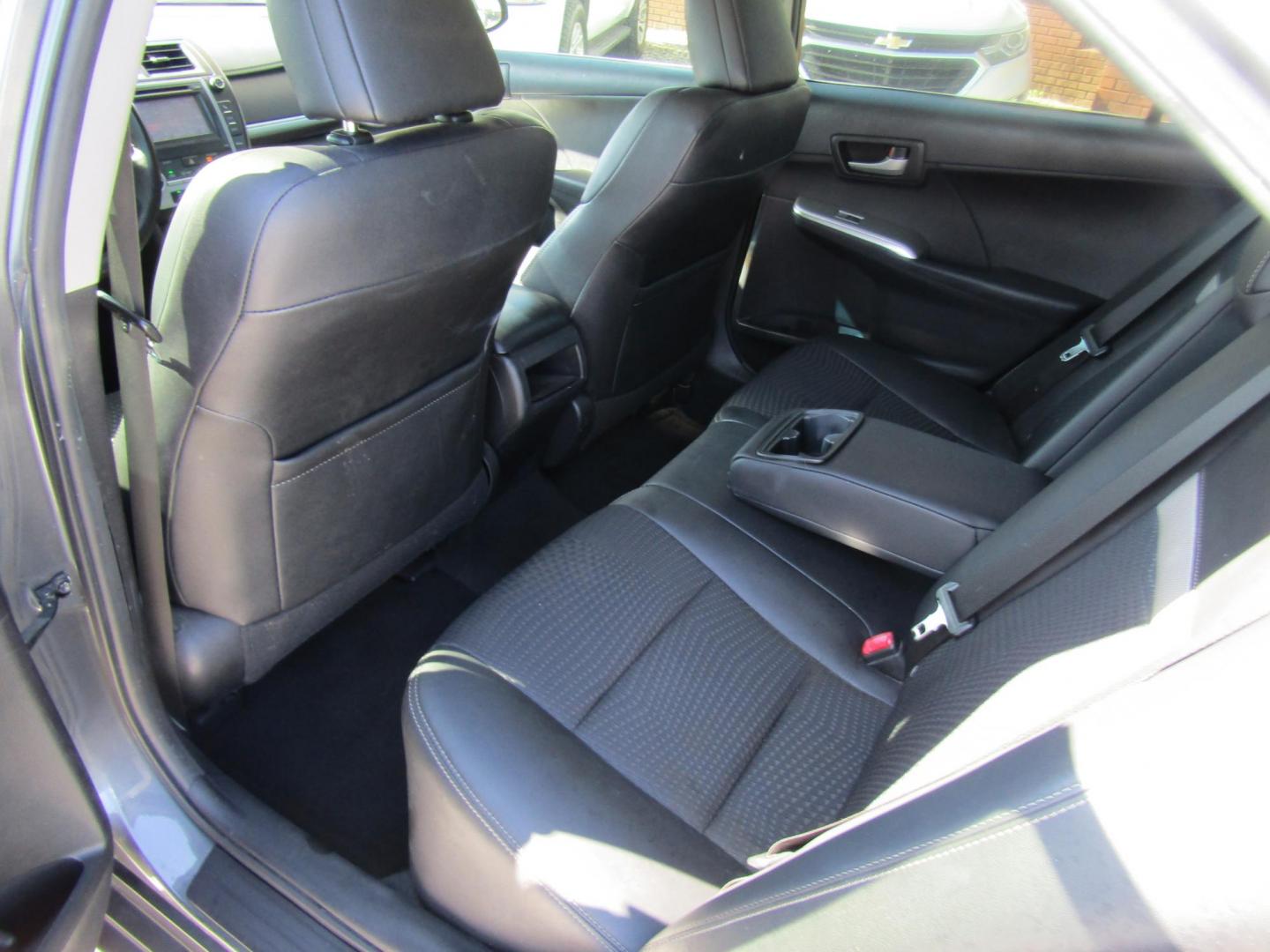 2012 Gray Toyota Camry SE (4T1BF1FK1CU) with an 2.5L L4 DOHC 16V engine, Automatic transmission, located at 15016 S Hwy 231, Midland City, AL, 36350, (334) 983-3001, 31.306210, -85.495277 - Photo#4