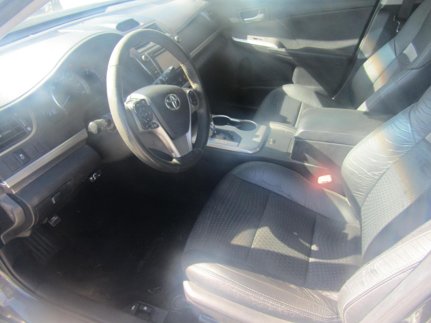 2012 Gray Toyota Camry SE (4T1BF1FK1CU) with an 2.5L L4 DOHC 16V engine, Automatic transmission, located at 15016 S Hwy 231, Midland City, AL, 36350, (334) 983-3001, 31.306210, -85.495277 - Photo#3