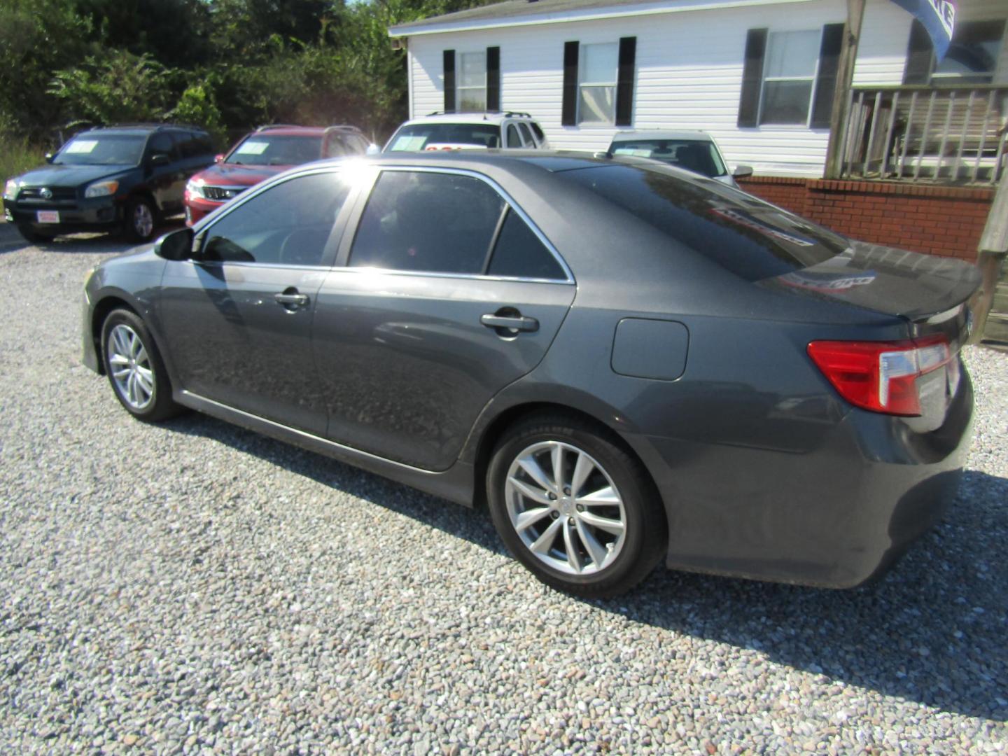 2012 Gray Toyota Camry SE (4T1BF1FK1CU) with an 2.5L L4 DOHC 16V engine, Automatic transmission, located at 15016 S Hwy 231, Midland City, AL, 36350, (334) 983-3001, 31.306210, -85.495277 - Photo#5