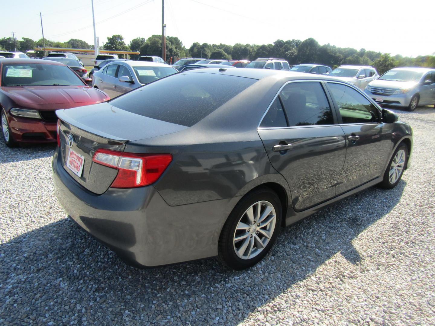 2012 Gray Toyota Camry SE (4T1BF1FK1CU) with an 2.5L L4 DOHC 16V engine, Automatic transmission, located at 15016 S Hwy 231, Midland City, AL, 36350, (334) 983-3001, 31.306210, -85.495277 - Photo#7