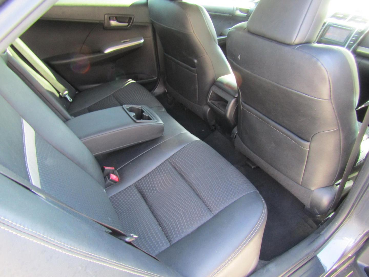 2012 Gray Toyota Camry SE (4T1BF1FK1CU) with an 2.5L L4 DOHC 16V engine, Automatic transmission, located at 15016 S Hwy 231, Midland City, AL, 36350, (334) 983-3001, 31.306210, -85.495277 - Photo#8