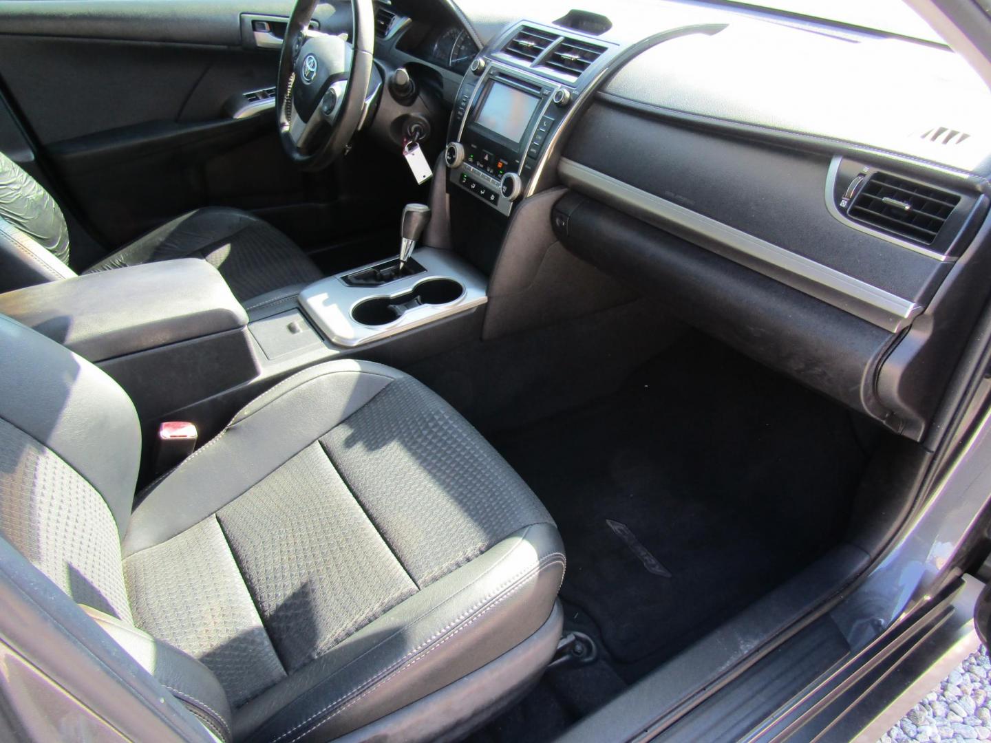 2012 Gray Toyota Camry SE (4T1BF1FK1CU) with an 2.5L L4 DOHC 16V engine, Automatic transmission, located at 15016 S Hwy 231, Midland City, AL, 36350, (334) 983-3001, 31.306210, -85.495277 - Photo#9