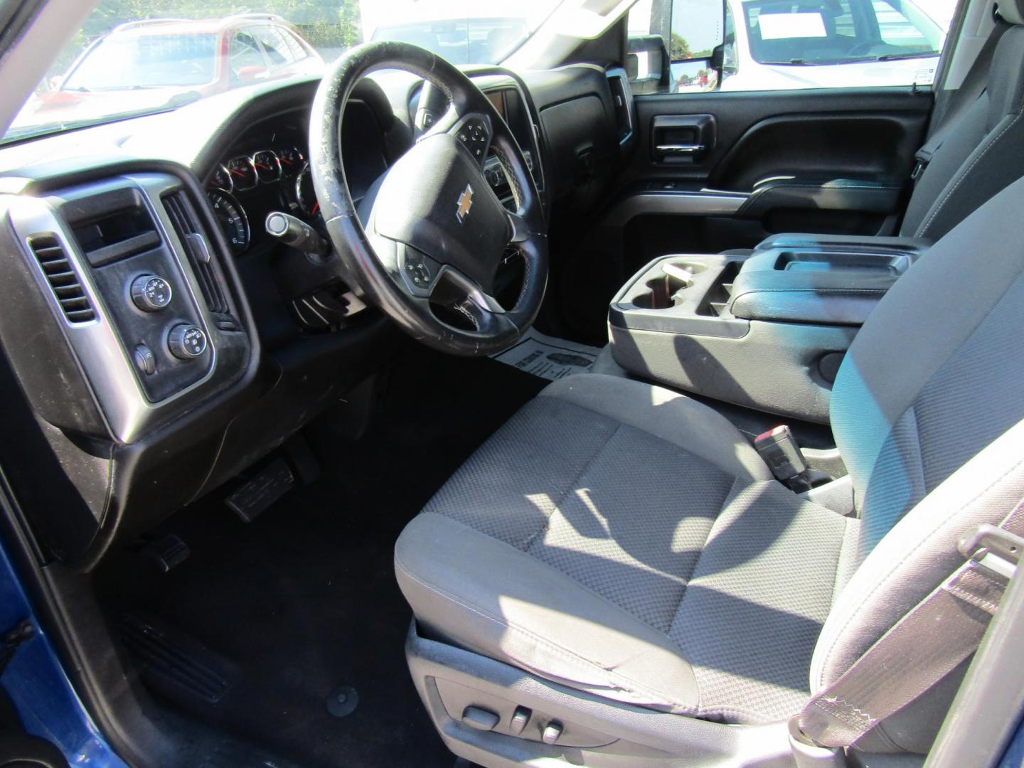 2014 Blue Chevrolet Silverado 1500 1LT Crew Cab 4WD (3GCUKREC4EG) with an 5.3L V8 OHV 16V engine, Automatic transmission, located at 15016 S Hwy 231, Midland City, AL, 36350, (334) 983-3001, 31.306210, -85.495277 - Photo#3