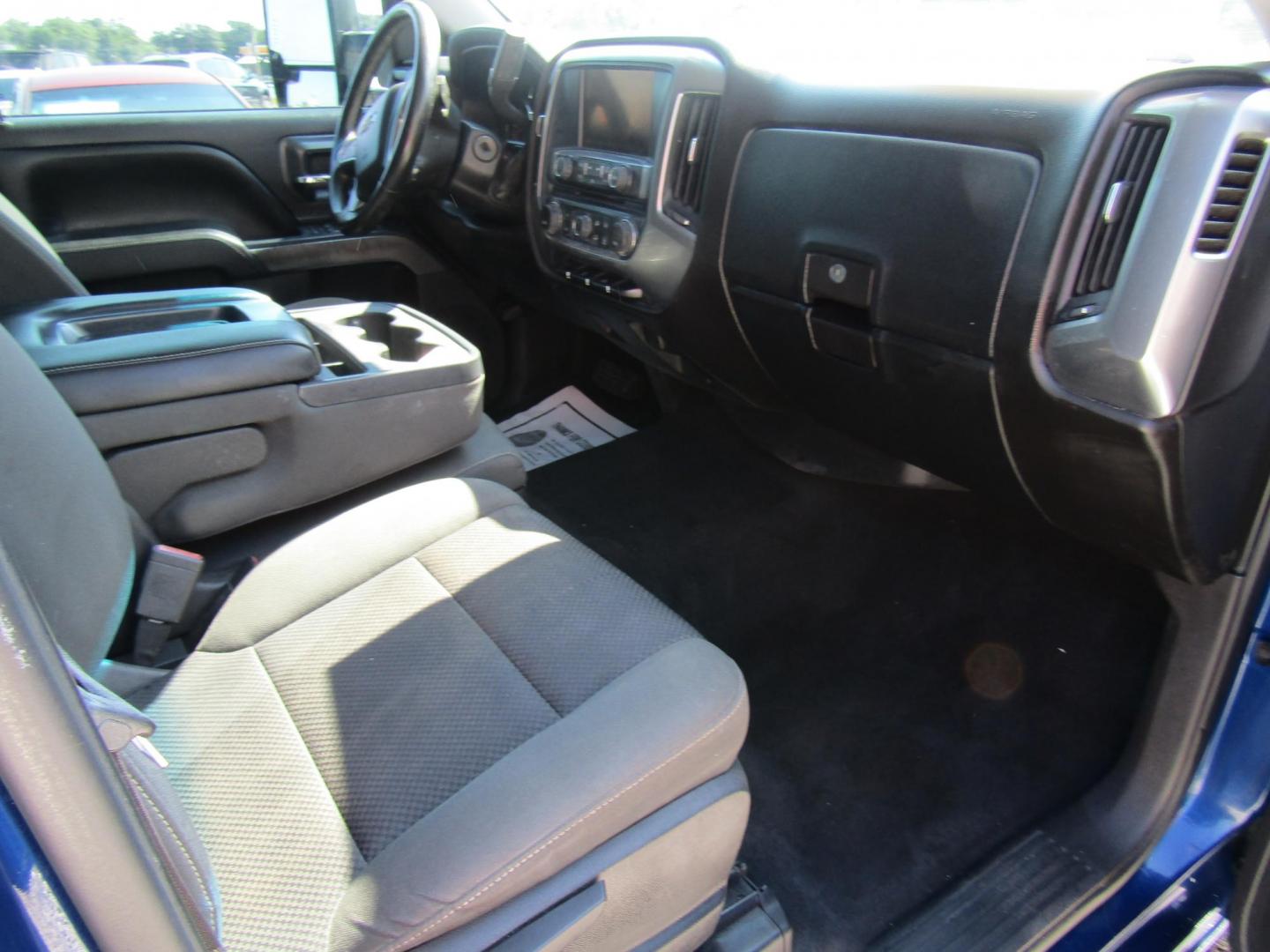 2014 Blue Chevrolet Silverado 1500 1LT Crew Cab 4WD (3GCUKREC4EG) with an 5.3L V8 OHV 16V engine, Automatic transmission, located at 15016 S Hwy 231, Midland City, AL, 36350, (334) 983-3001, 31.306210, -85.495277 - Photo#9