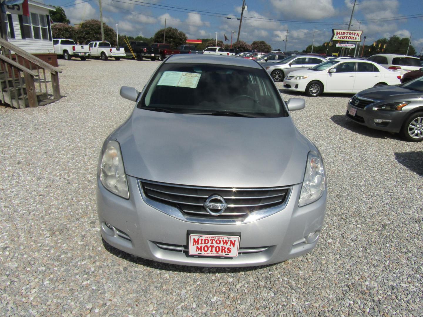 2010 Silver Nissan Altima 2.5 (1N4AL2AP8AN) with an 2.5L L4 DOHC 16V engine, Automatic transmission, located at 15016 S Hwy 231, Midland City, AL, 36350, (334) 983-3001, 31.306210, -85.495277 - Photo#1
