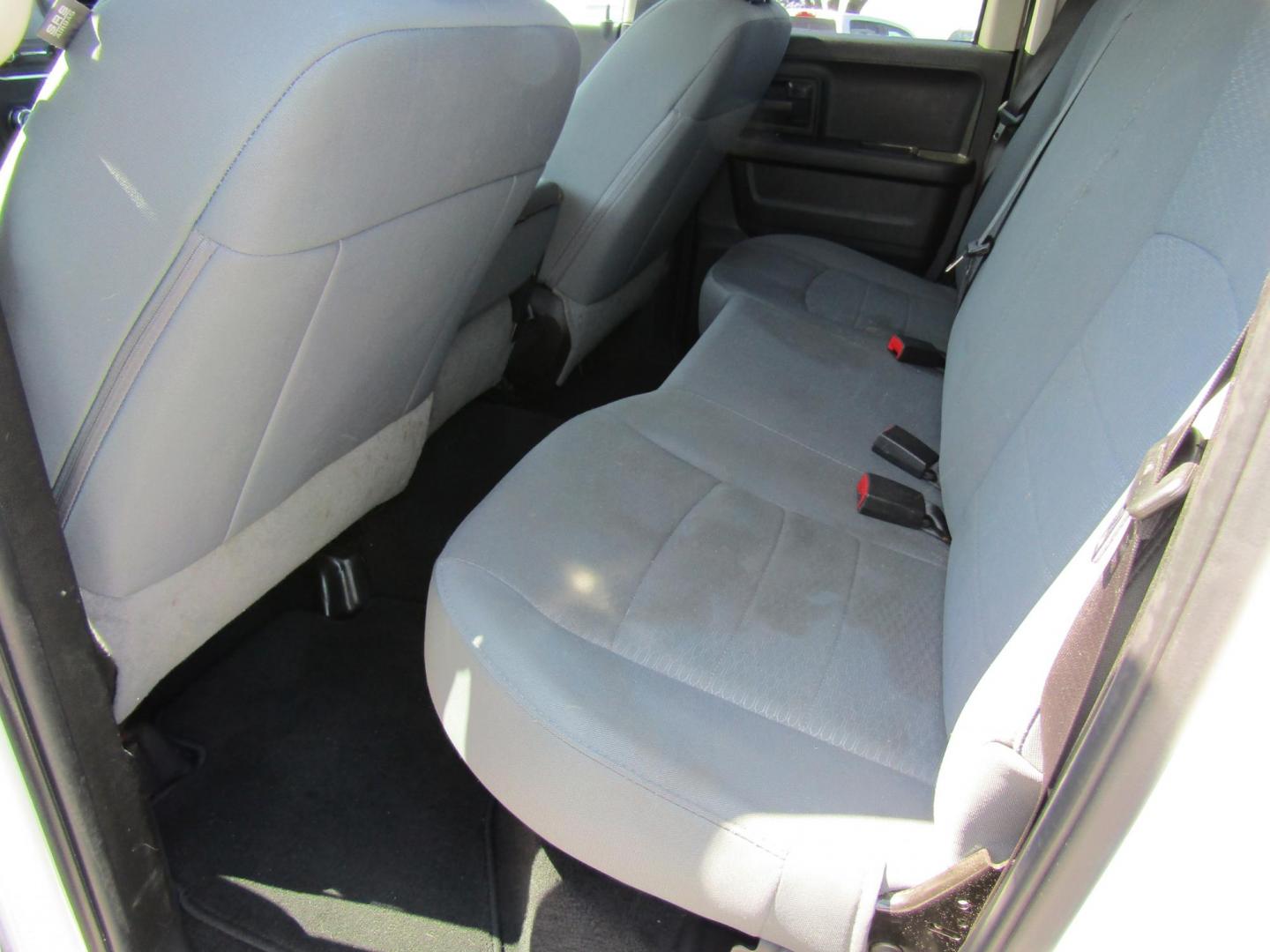 2019 WHITE RAM 1500 Tradesman Quad Cab 2WD (1C6RR6FT5KS) with an 5.7L V8 OHV 16V engine, Automatic transmission, located at 15016 S Hwy 231, Midland City, AL, 36350, (334) 983-3001, 31.306210, -85.495277 - Photo#4