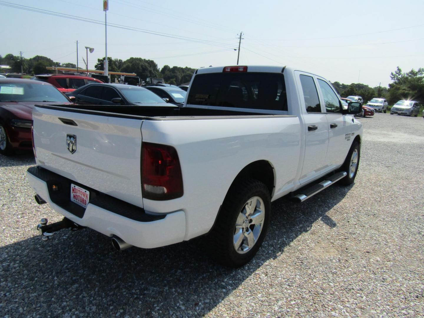 2019 WHITE RAM 1500 Tradesman Quad Cab 2WD (1C6RR6FT5KS) with an 5.7L V8 OHV 16V engine, Automatic transmission, located at 15016 S Hwy 231, Midland City, AL, 36350, (334) 983-3001, 31.306210, -85.495277 - Photo#7
