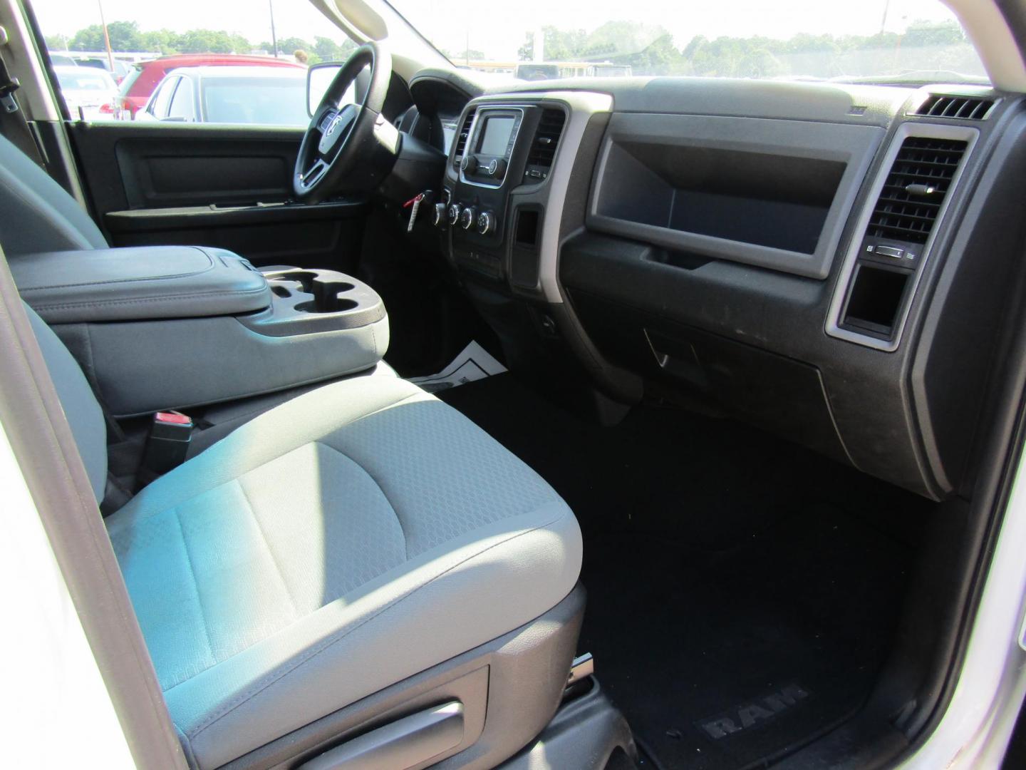2019 WHITE RAM 1500 Tradesman Quad Cab 2WD (1C6RR6FT5KS) with an 5.7L V8 OHV 16V engine, Automatic transmission, located at 15016 S Hwy 231, Midland City, AL, 36350, (334) 983-3001, 31.306210, -85.495277 - Photo#9