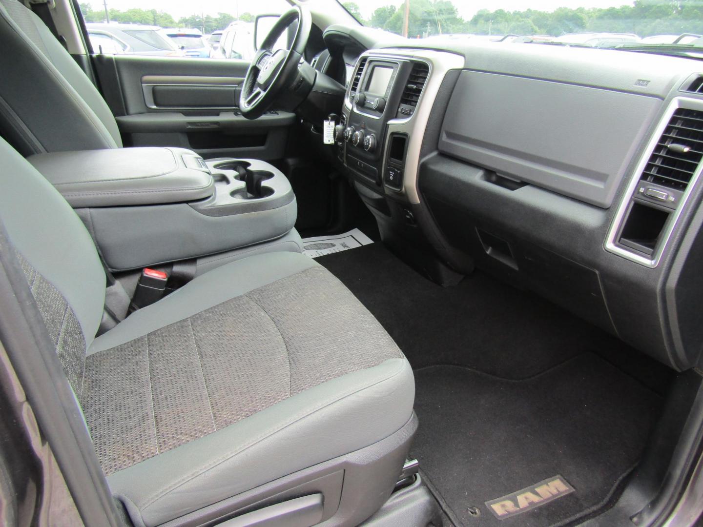 2015 DK GRAY RAM 1500 SLT Quad Cab 4WD (1C6RR7GT1FS) with an 5.7L V8 OHV 16V engine, Automatic transmission, located at 15016 S Hwy 231, Midland City, AL, 36350, (334) 983-3001, 31.306210, -85.495277 - Photo#9