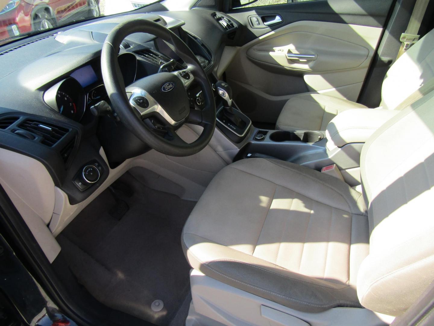 2013 Black Ford Escape SE FWD (1FMCU0GX9DU) with an 1.6L L4 DOHC 16V engine, Automatic transmission, located at 15016 S Hwy 231, Midland City, AL, 36350, (334) 983-3001, 31.306210, -85.495277 - Photo#3