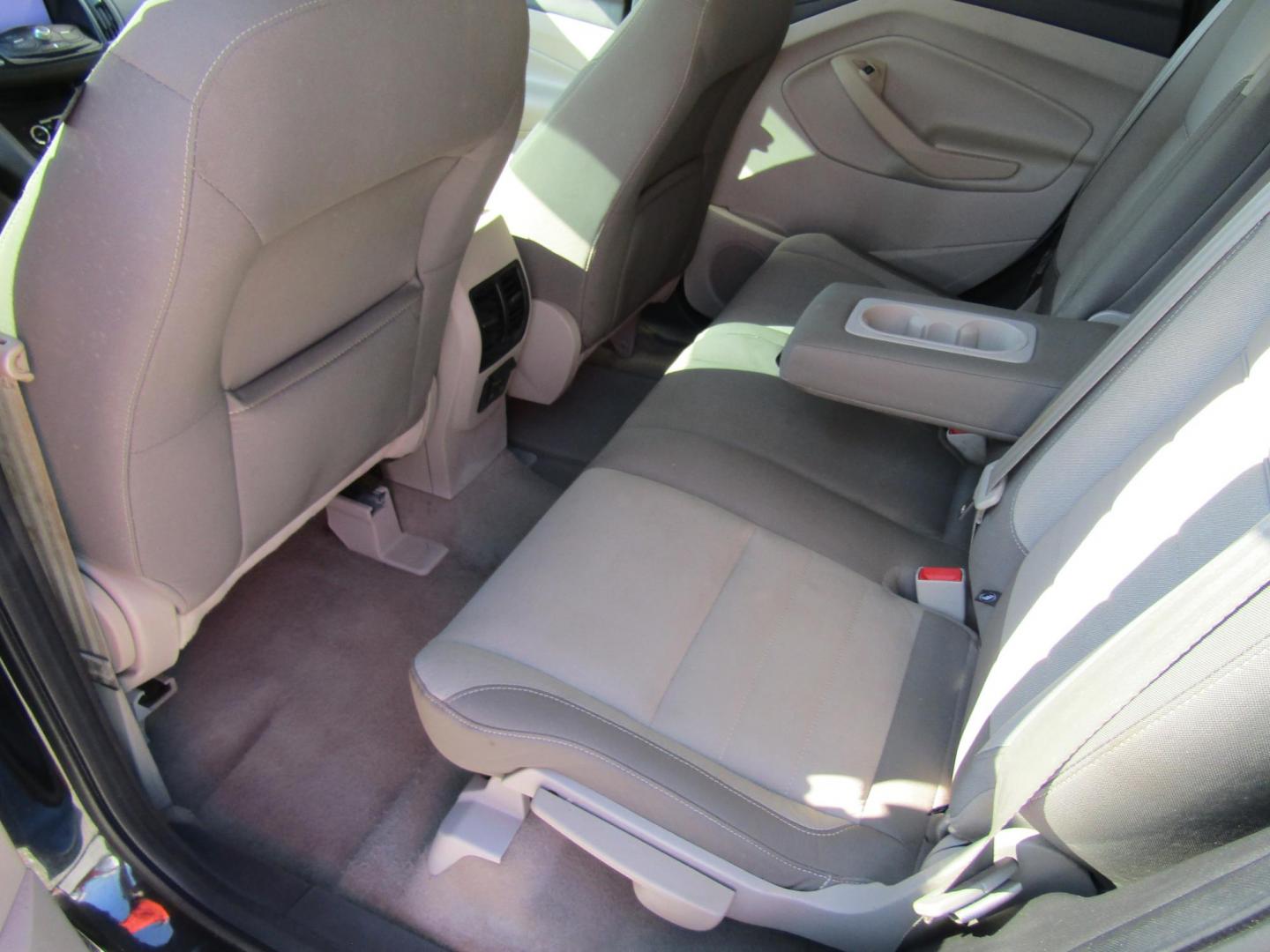 2013 Black Ford Escape SE FWD (1FMCU0GX9DU) with an 1.6L L4 DOHC 16V engine, Automatic transmission, located at 15016 S Hwy 231, Midland City, AL, 36350, (334) 983-3001, 31.306210, -85.495277 - Photo#4