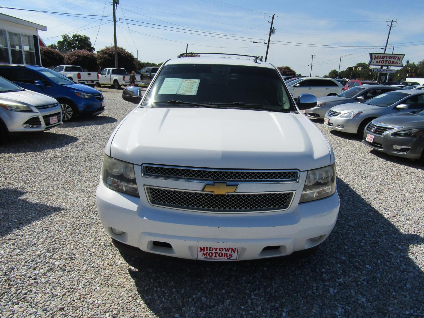 2012 WHITE Chevrolet Tahoe LT 2WD (1GNSCBE03CR) with an 5.3L V8 OHV 16V FFV engine, Automatic transmission, located at 15016 S Hwy 231, Midland City, AL, 36350, (334) 983-3001, 31.306210, -85.495277 - Photo#1