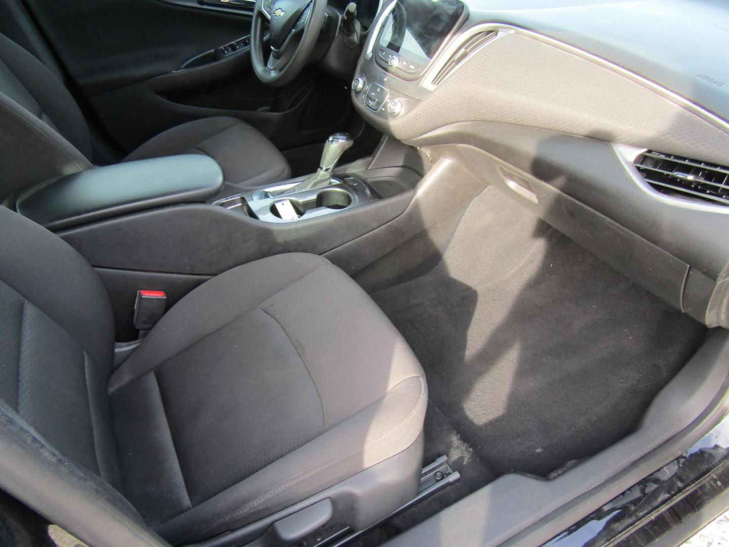 2019 Black Chevrolet Malibu LS (1G1ZB5ST5KF) with an 1.5L L4 DOHC 16V engine, Automatic transmission, located at 15016 S Hwy 231, Midland City, AL, 36350, (334) 983-3001, 31.306210, -85.495277 - Photo#9