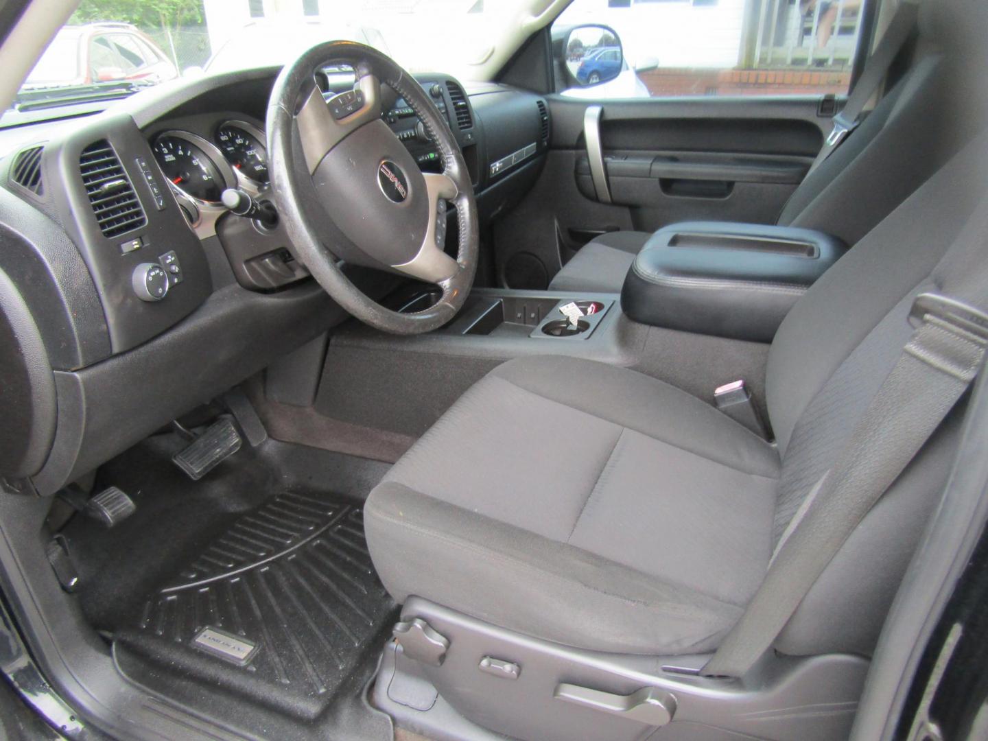 2013 Black GMC Sierra 1500 SLE Crew Cab 2WD (3GTP1VE03DG) with an 5.3L V8 OHV 16V FFV engine, Automatic transmission, located at 15016 S Hwy 231, Midland City, AL, 36350, (334) 983-3001, 31.306210, -85.495277 - Photo#3