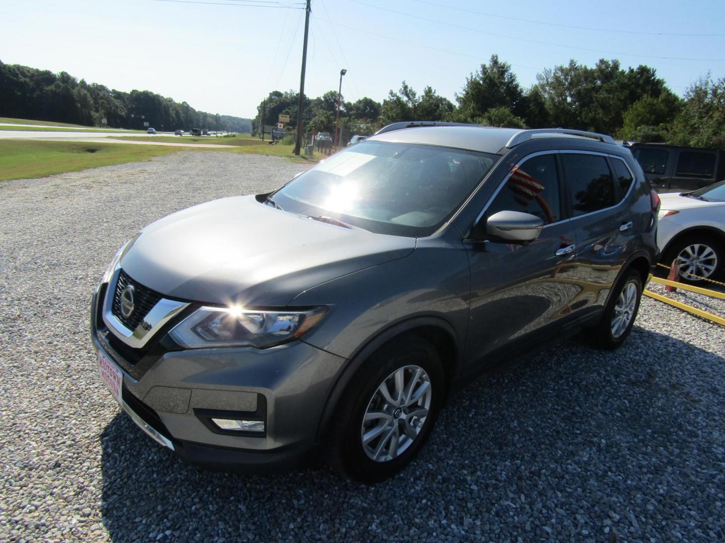2018 Gray Nissan Rogue S 2WD (KNMAT2MT0JP) with an 2.5L L4 DOHC 16V engine, Automatic transmission, located at 15016 S Hwy 231, Midland City, AL, 36350, (334) 983-3001, 31.306210, -85.495277 - Photo#2
