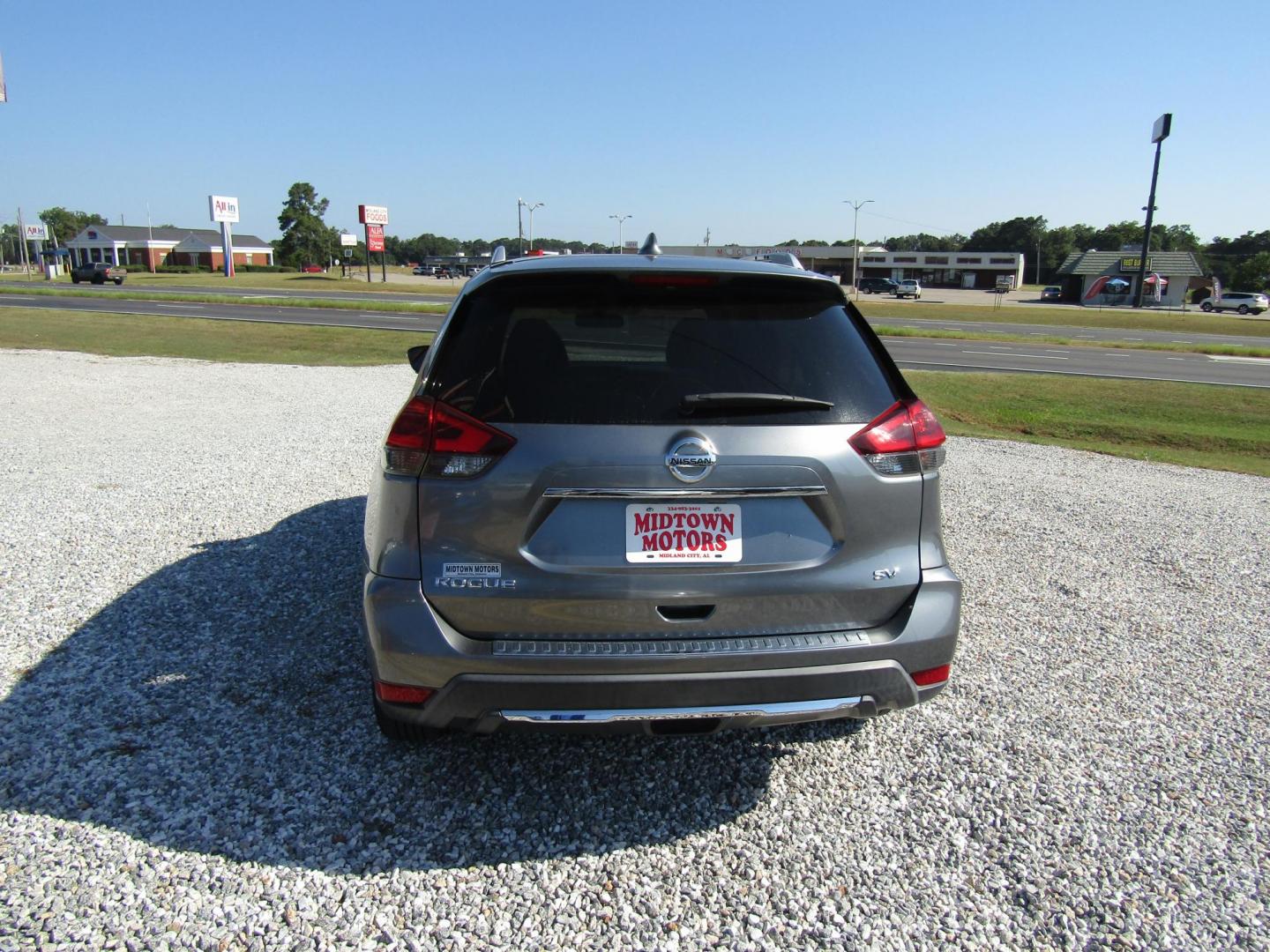 2018 Gray Nissan Rogue S 2WD (KNMAT2MT0JP) with an 2.5L L4 DOHC 16V engine, Automatic transmission, located at 15016 S Hwy 231, Midland City, AL, 36350, (334) 983-3001, 31.306210, -85.495277 - Photo#6