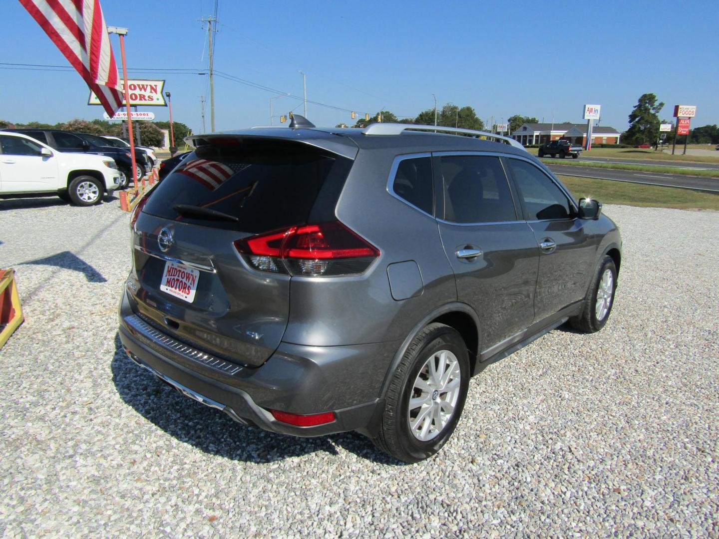 2018 Gray Nissan Rogue S 2WD (KNMAT2MT0JP) with an 2.5L L4 DOHC 16V engine, Automatic transmission, located at 15016 S Hwy 231, Midland City, AL, 36350, (334) 983-3001, 31.306210, -85.495277 - Photo#7